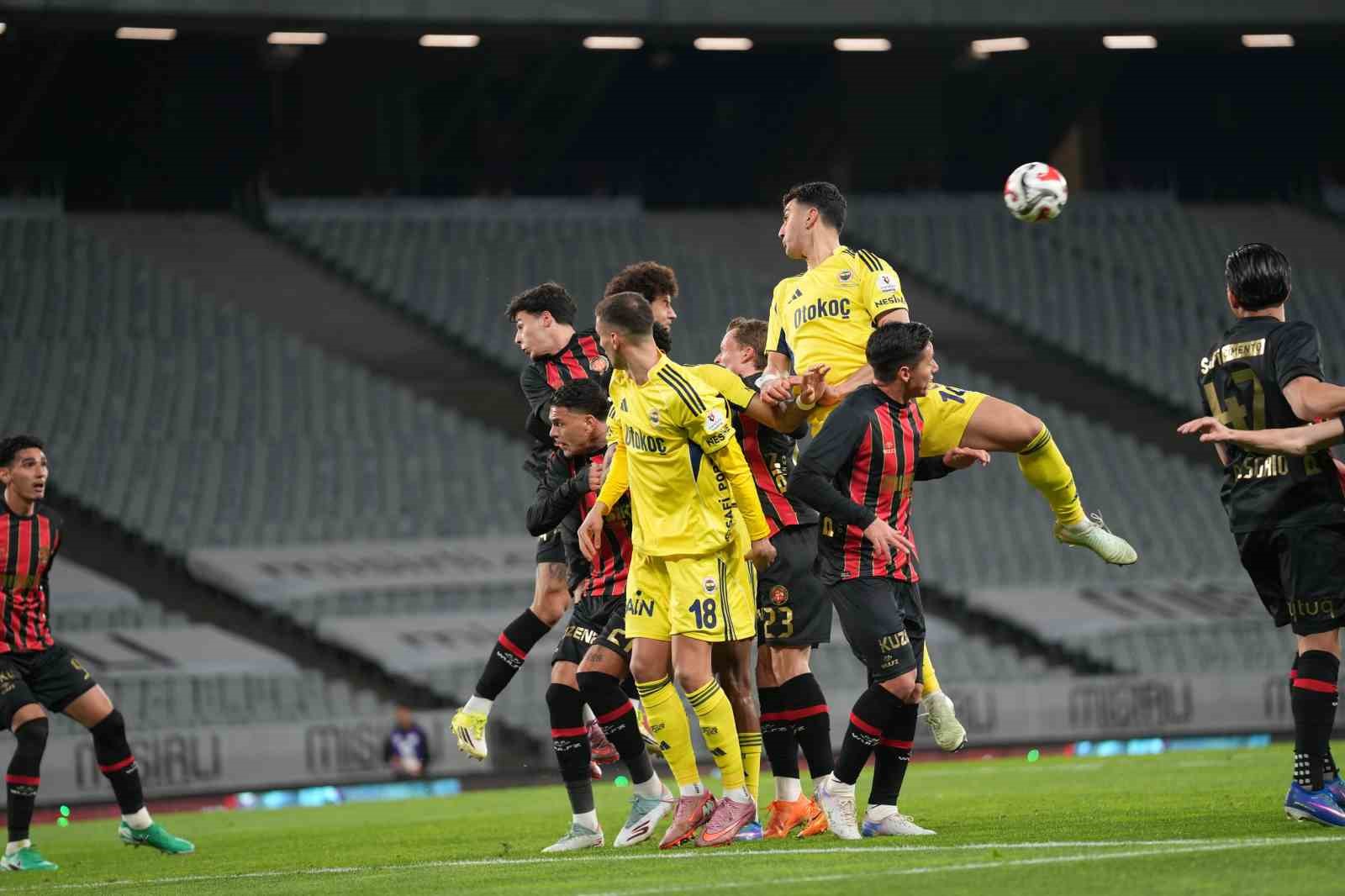 Trendyol Süper Lig: Fatih Karagümrük: 2 - Fenerbahçe: 0 (Maç sonucu)

