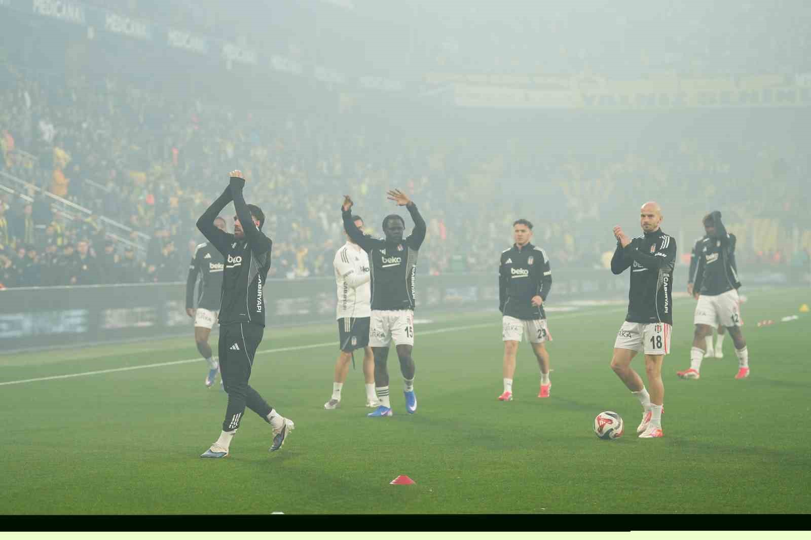 Trendyol Süper Lig: Fenerbahçe: 0 - Beşiktaş: 0 (Maç devam ediyor)
