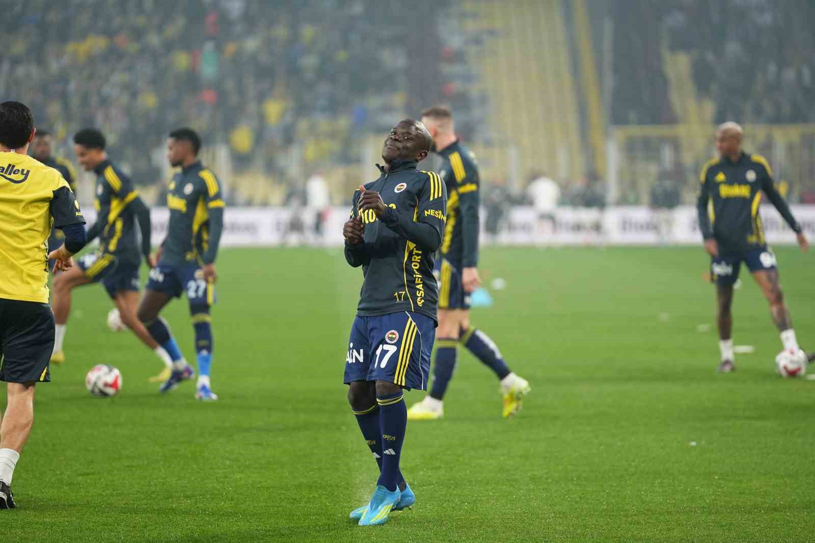 Trendyol Süper Lig: Fenerbahçe: 0 - Beşiktaş: 0 (Maç devam ediyor)
