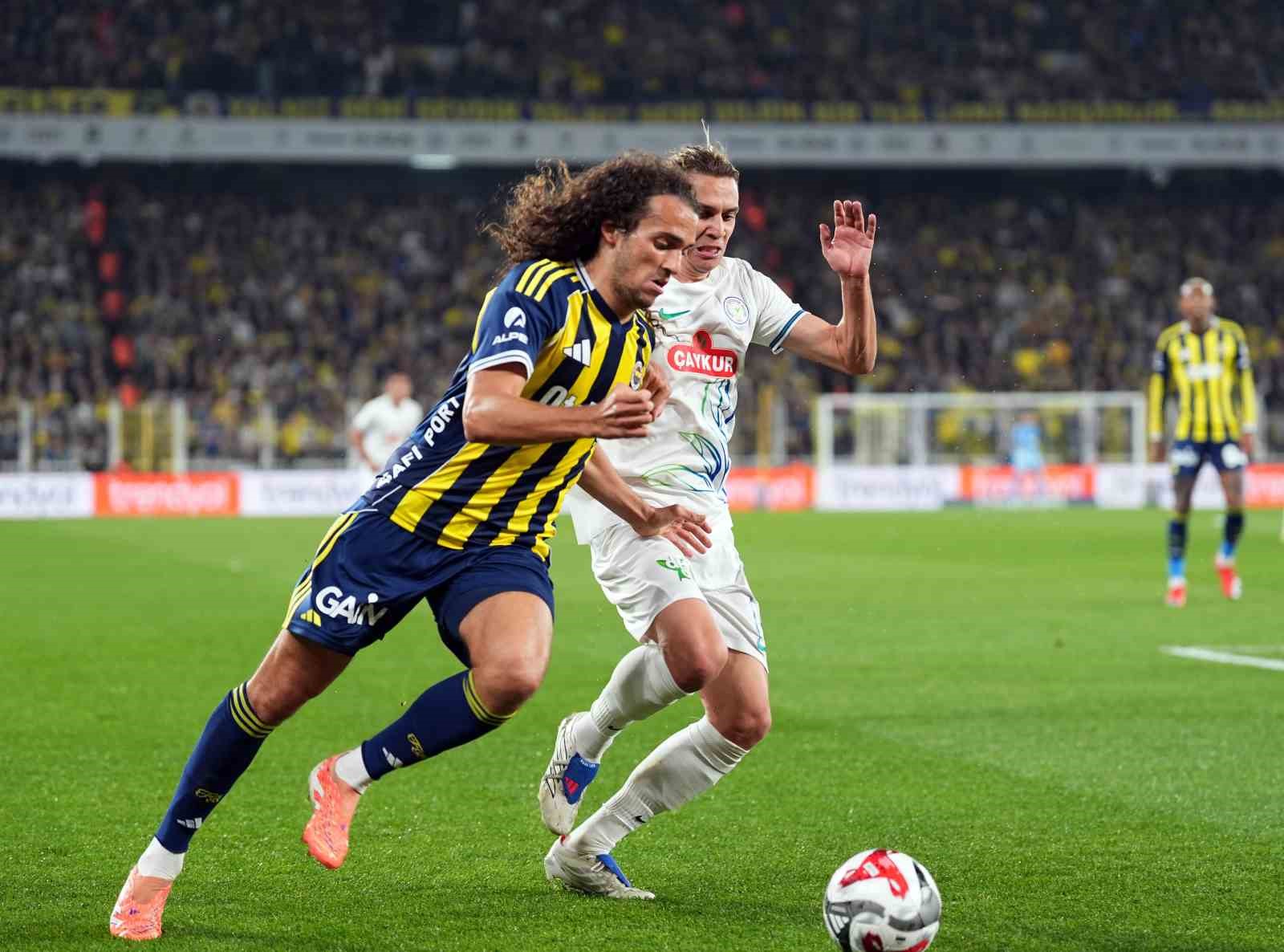 Trendyol Süper Lig: Fenerbahçe: 0 - Çaykur Rizespor: 0 (İlk yarı)

