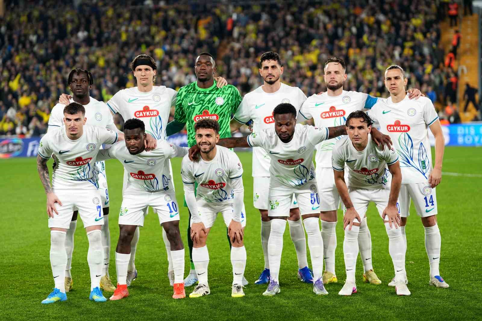 Trendyol Süper Lig: Fenerbahçe: 0 - Çaykur Rizespor: 0 (Maç devam ediyor)
