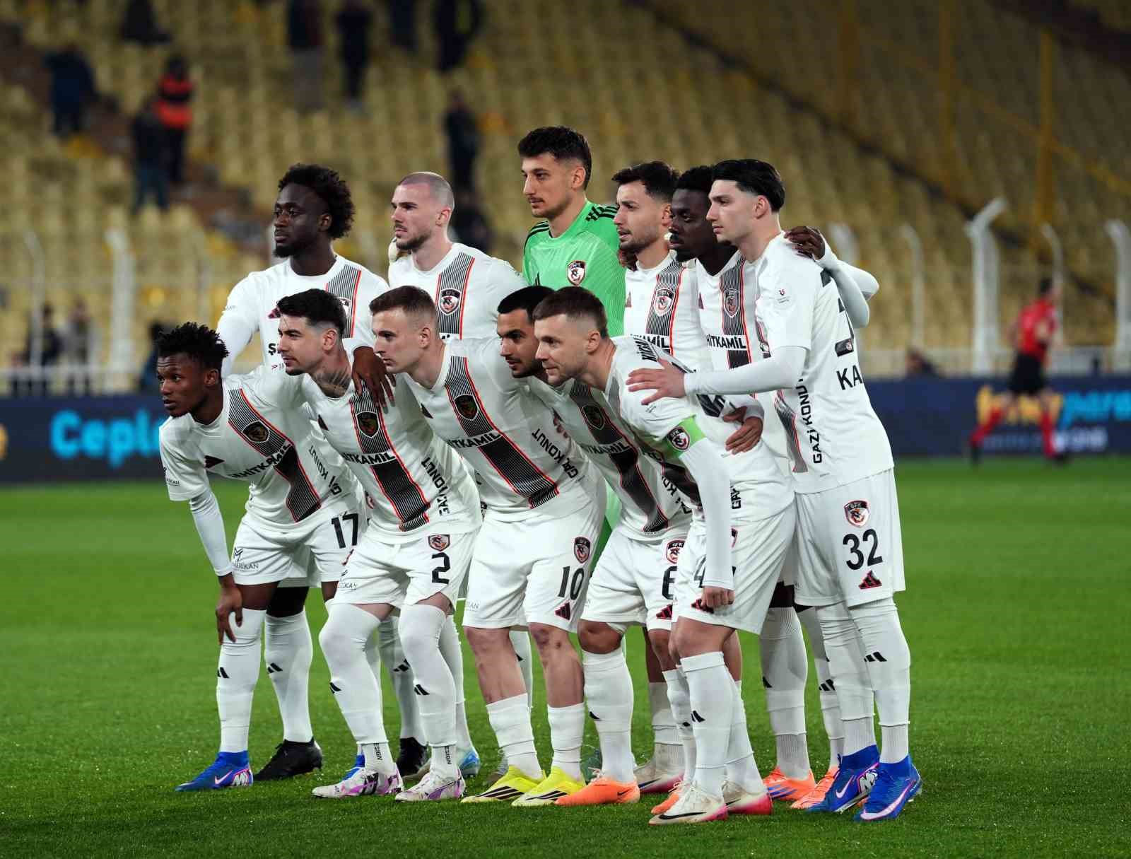 Trendyol Süper Lig: Fenerbahçe: 0 - Gaziantep FK: 0 (Maç devam ediyor)
