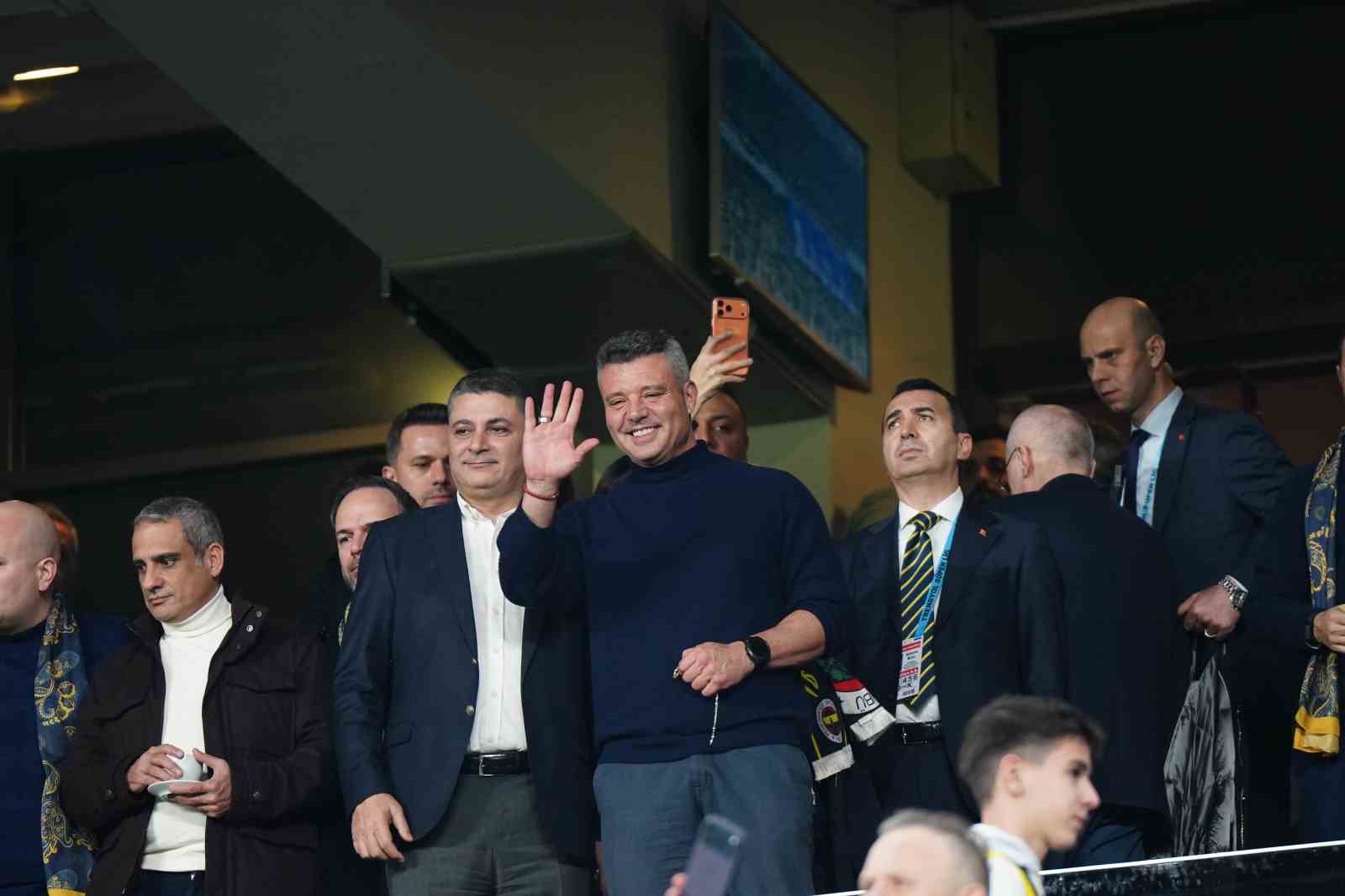 Trendyol Süper Lig: Fenerbahçe: 0 - Göztepe: 0 (Maç devam ediyor)
