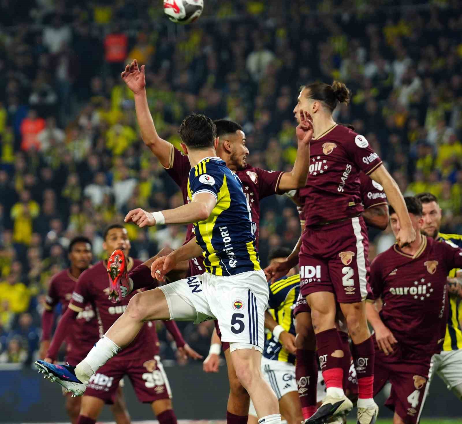 Trendyol Süper Lig: Fenerbahçe: 0 - Göztepe: 0 (Maç devam ediyor)
