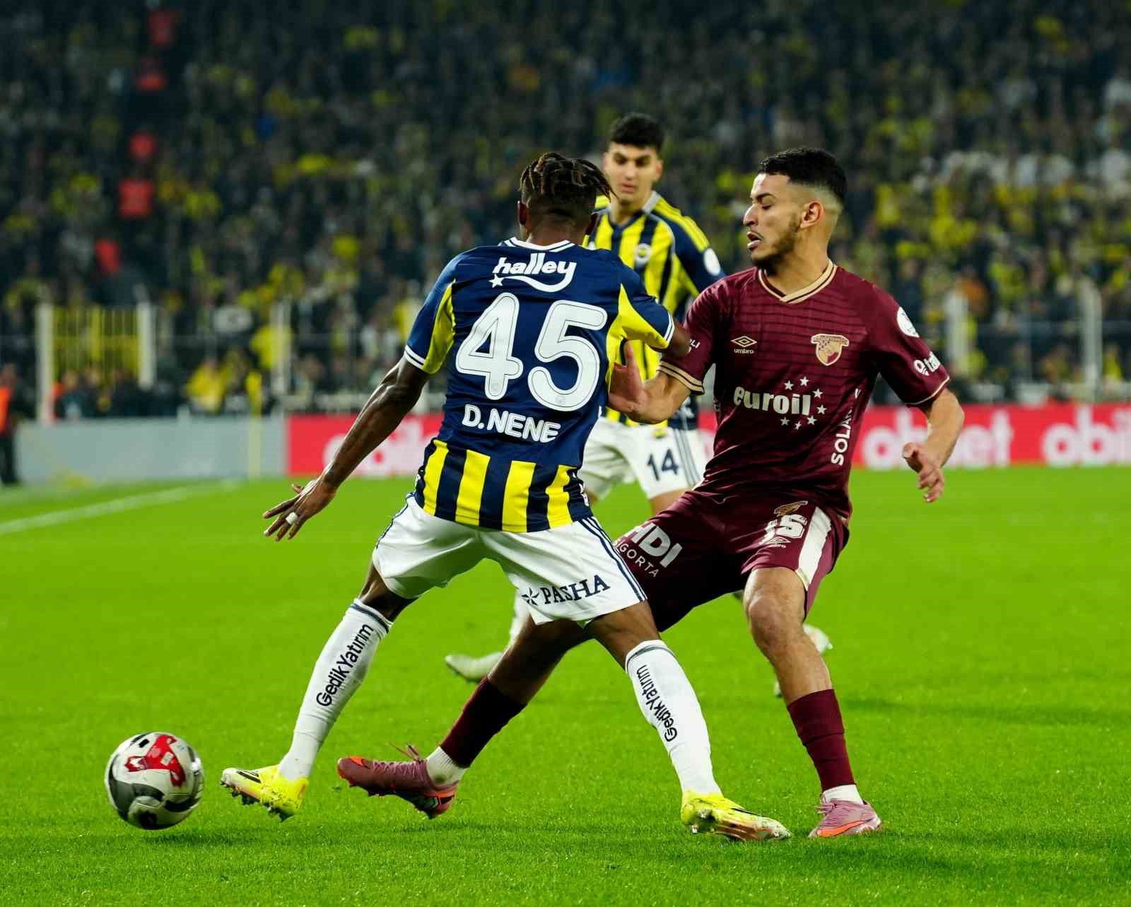 Trendyol Süper Lig: Fenerbahçe: 0 - Göztepe: 0 (Maç devam ediyor)
