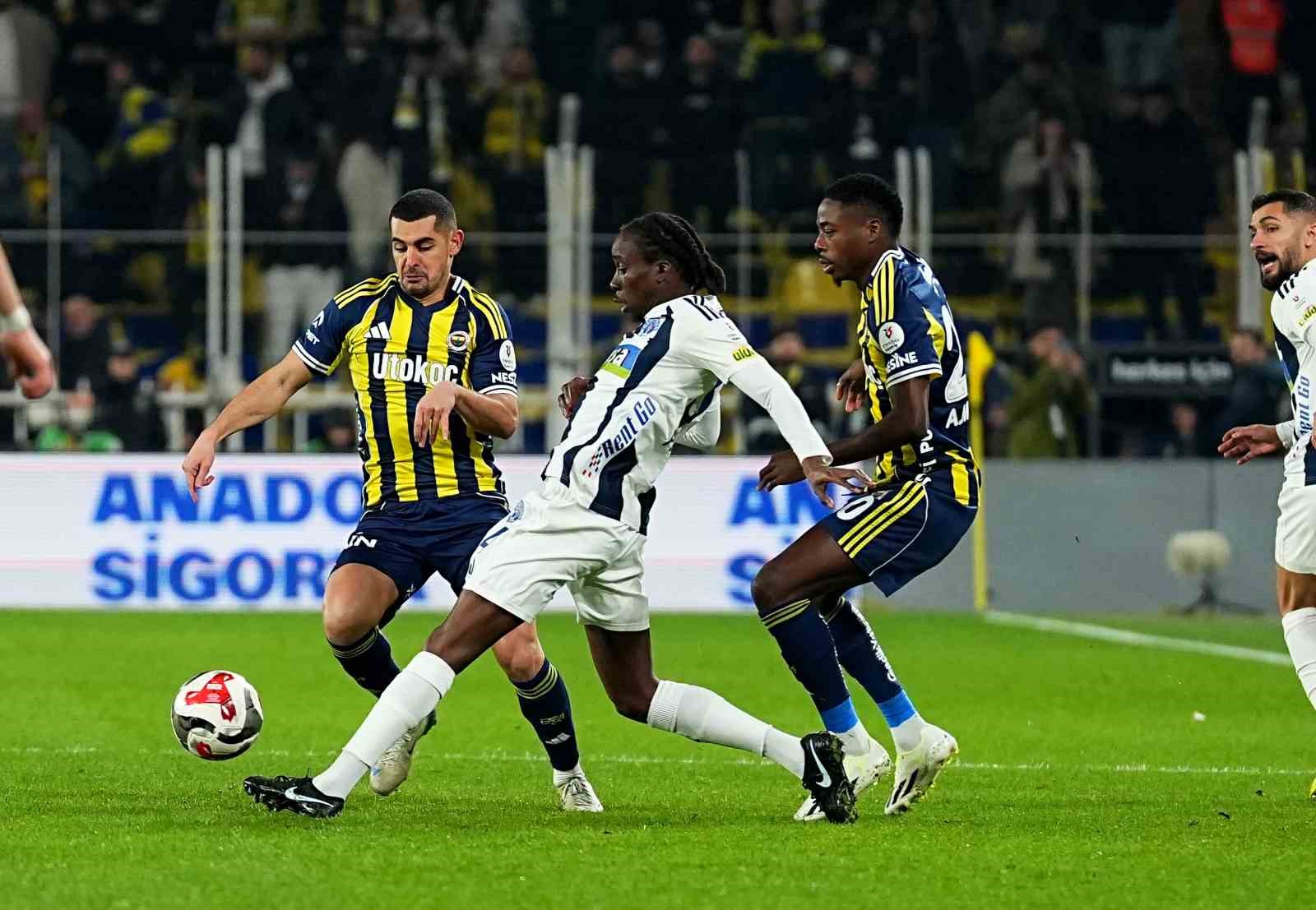 Trendyol Süper Lig: Fenerbahçe: 0 - Kasımpaşa: 0 (Maç devam ediyor)

