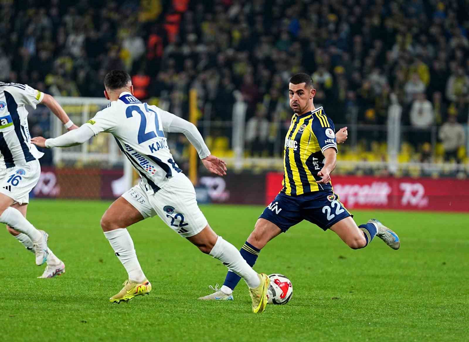 Trendyol Süper Lig: Fenerbahçe: 0 - Kasımpaşa: 0 (Maç devam ediyor)
