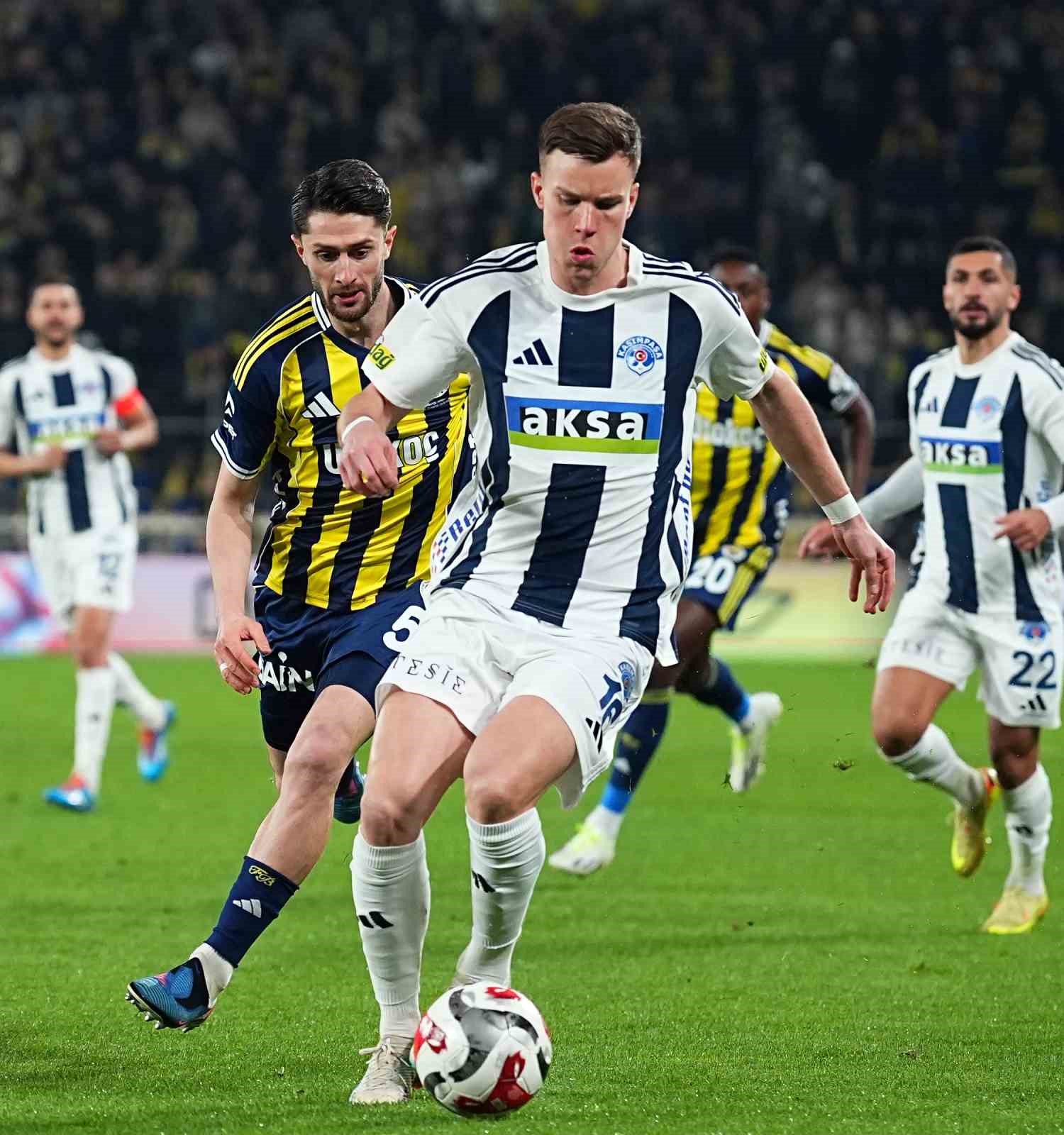 Trendyol Süper Lig: Fenerbahçe: 0 - Kasımpaşa: 0 (Maç devam ediyor)
