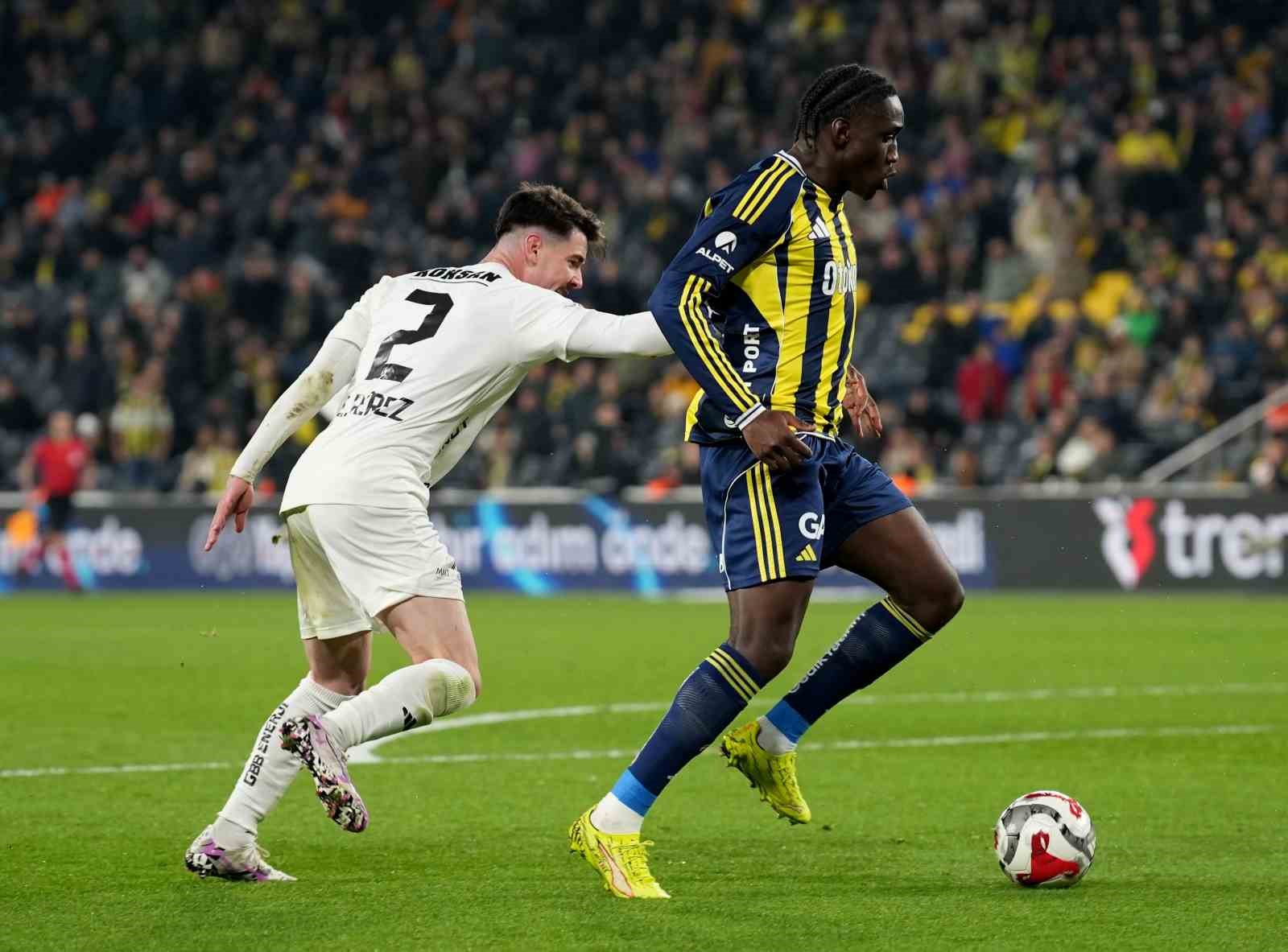 Trendyol Süper Lig: Fenerbahçe: 1 - Gaziantep FK: 0 (İlk yarı)
