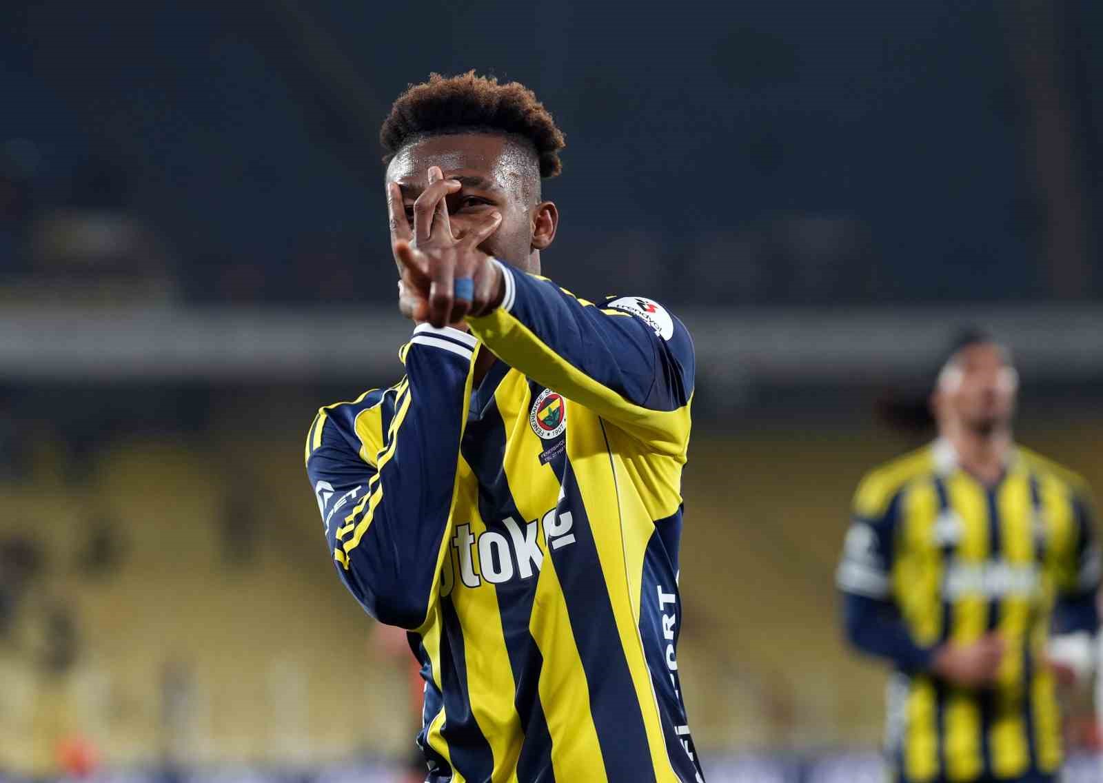 Trendyol Süper Lig: Fenerbahçe: 1 - Gaziantep FK: 0 (İlk yarı)
