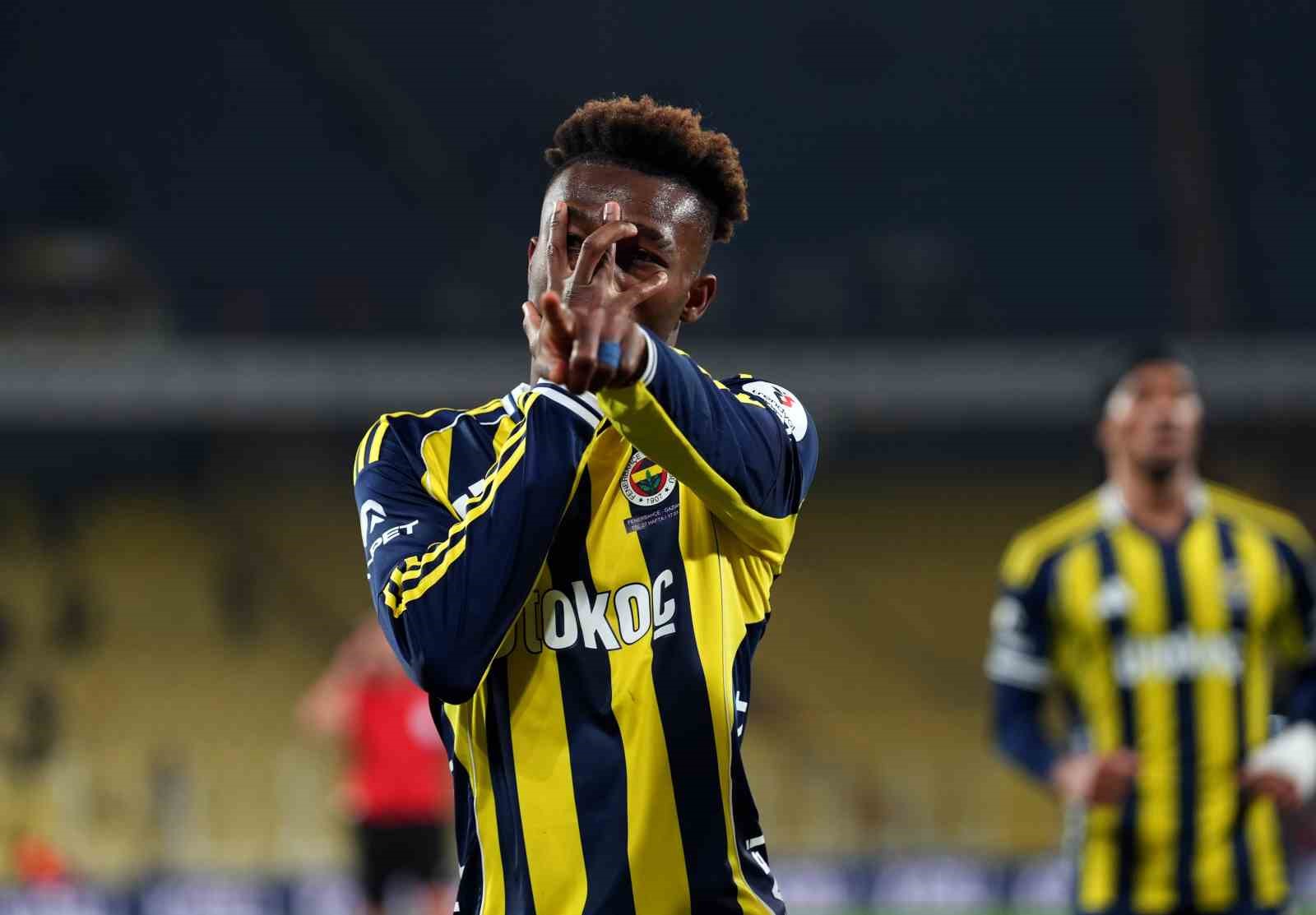 Trendyol Süper Lig: Fenerbahçe: 1 - Gaziantep FK: 0 (İlk yarı)
