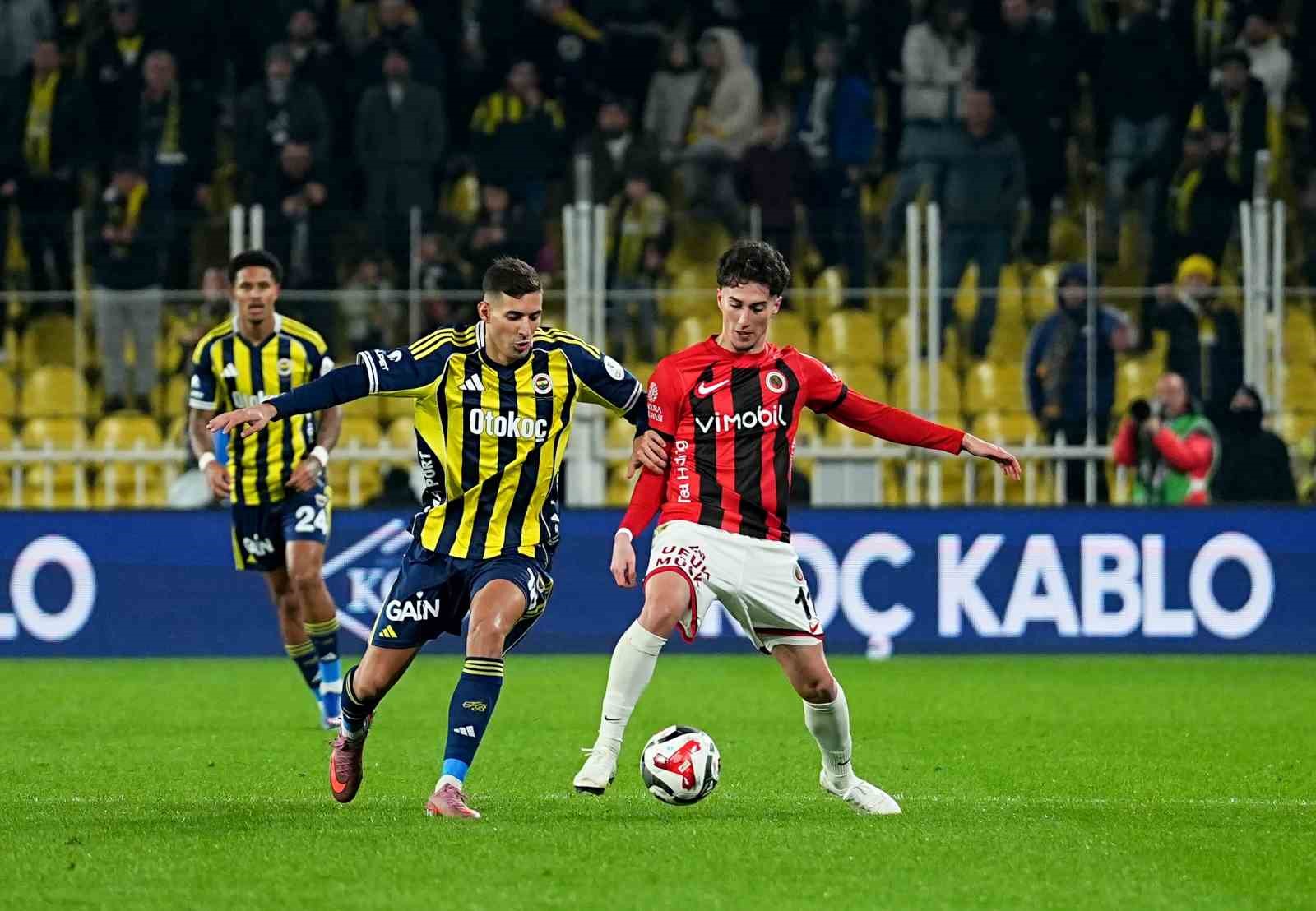 Trendyol Süper Lig: Fenerbahçe: 1 - Gençlerbirliği: 0 (Maç devam ediyor)

