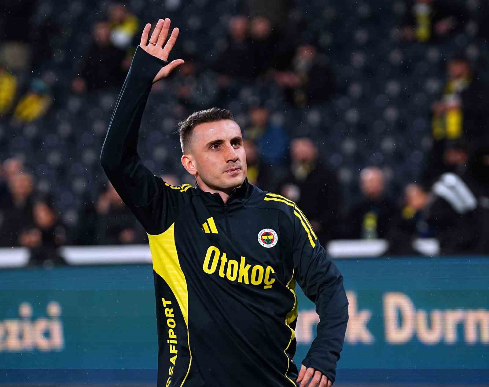 Trendyol Süper Lig: Fenerbahçe: 1 - Gençlerbirliği: 0 (Maç devam ediyor)
