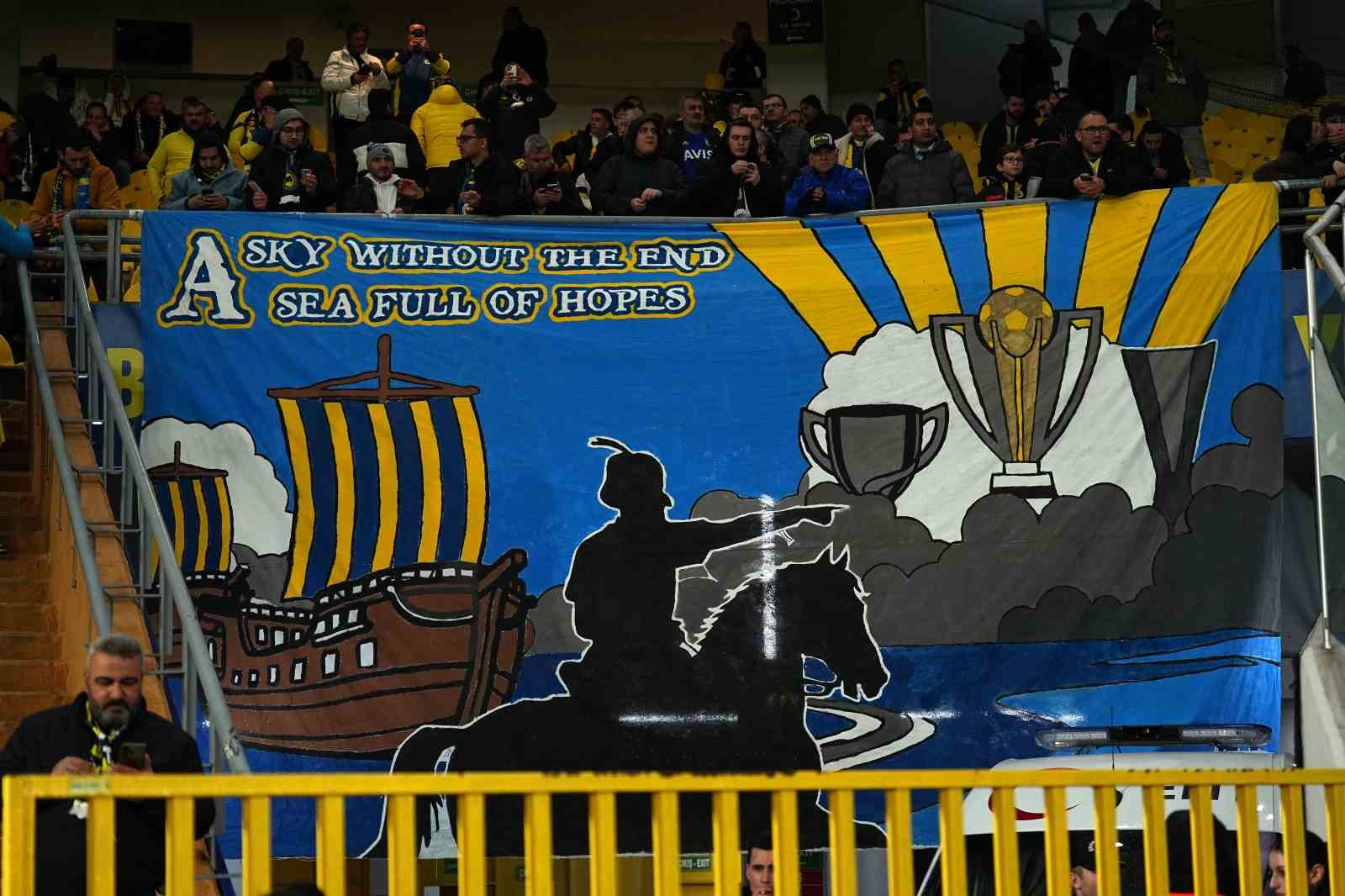 Trendyol Süper Lig: Fenerbahçe: 1 - Gençlerbirliği: 0 (Maç devam ediyor)
