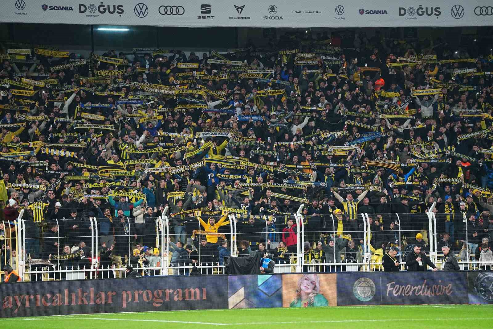 Trendyol Süper Lig: Fenerbahçe: 1 - Gençlerbirliği: 0 (Maç devam ediyor)
