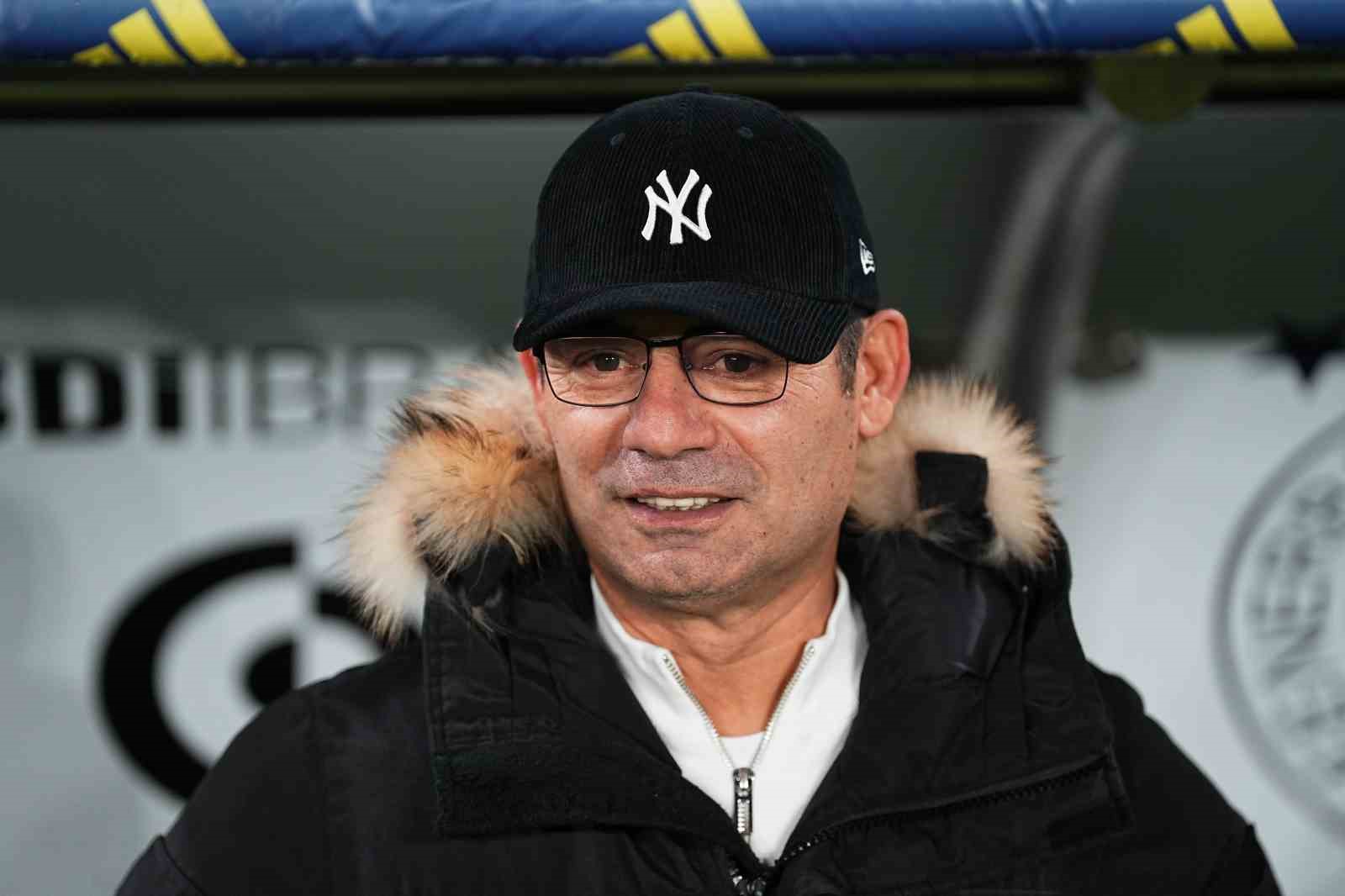 Trendyol Süper Lig: Fenerbahçe: 1 - Gençlerbirliği: 0 (Maç devam ediyor)
