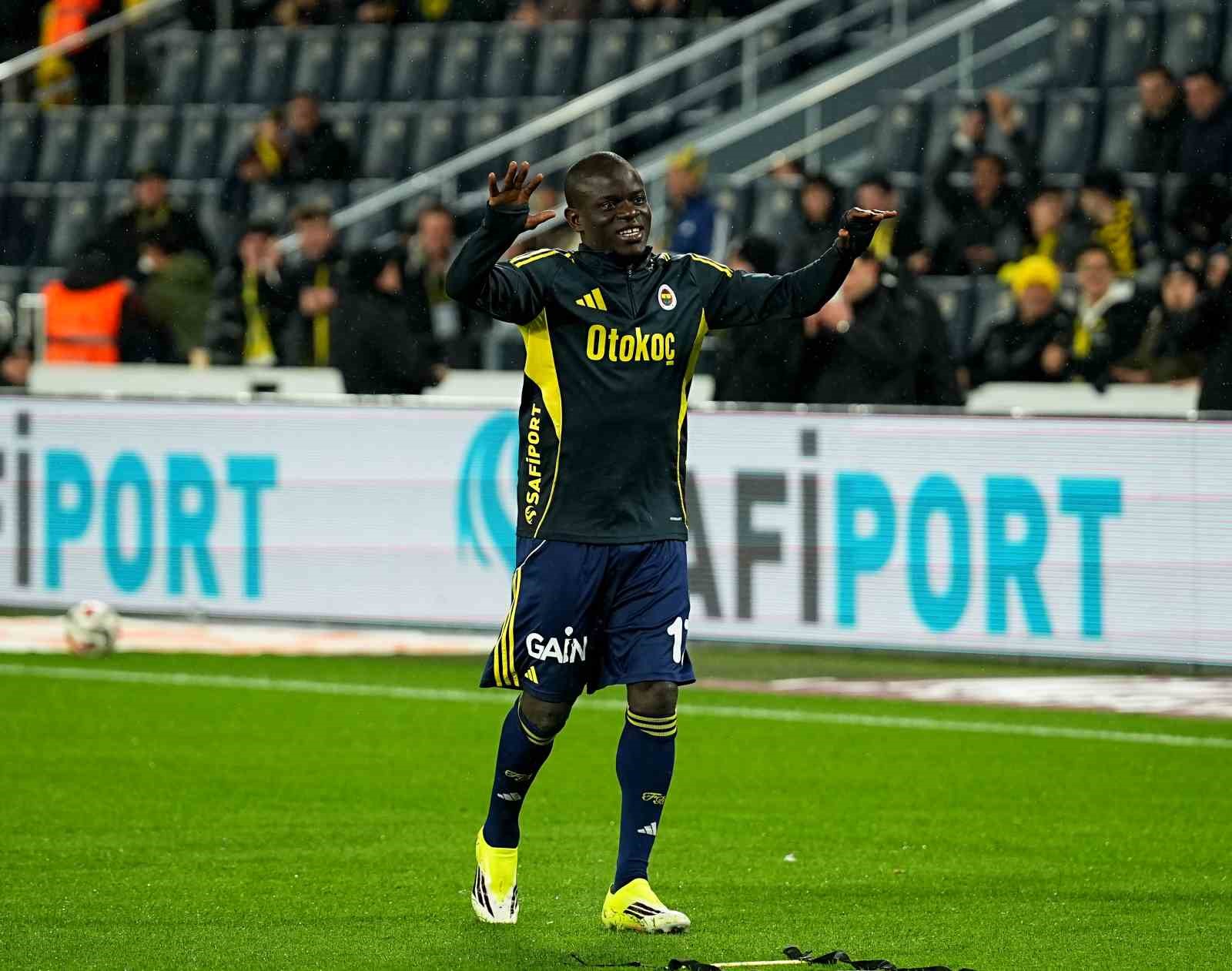 Trendyol Süper Lig: Fenerbahçe: 1 - Gençlerbirliği: 0 (Maç devam ediyor)
