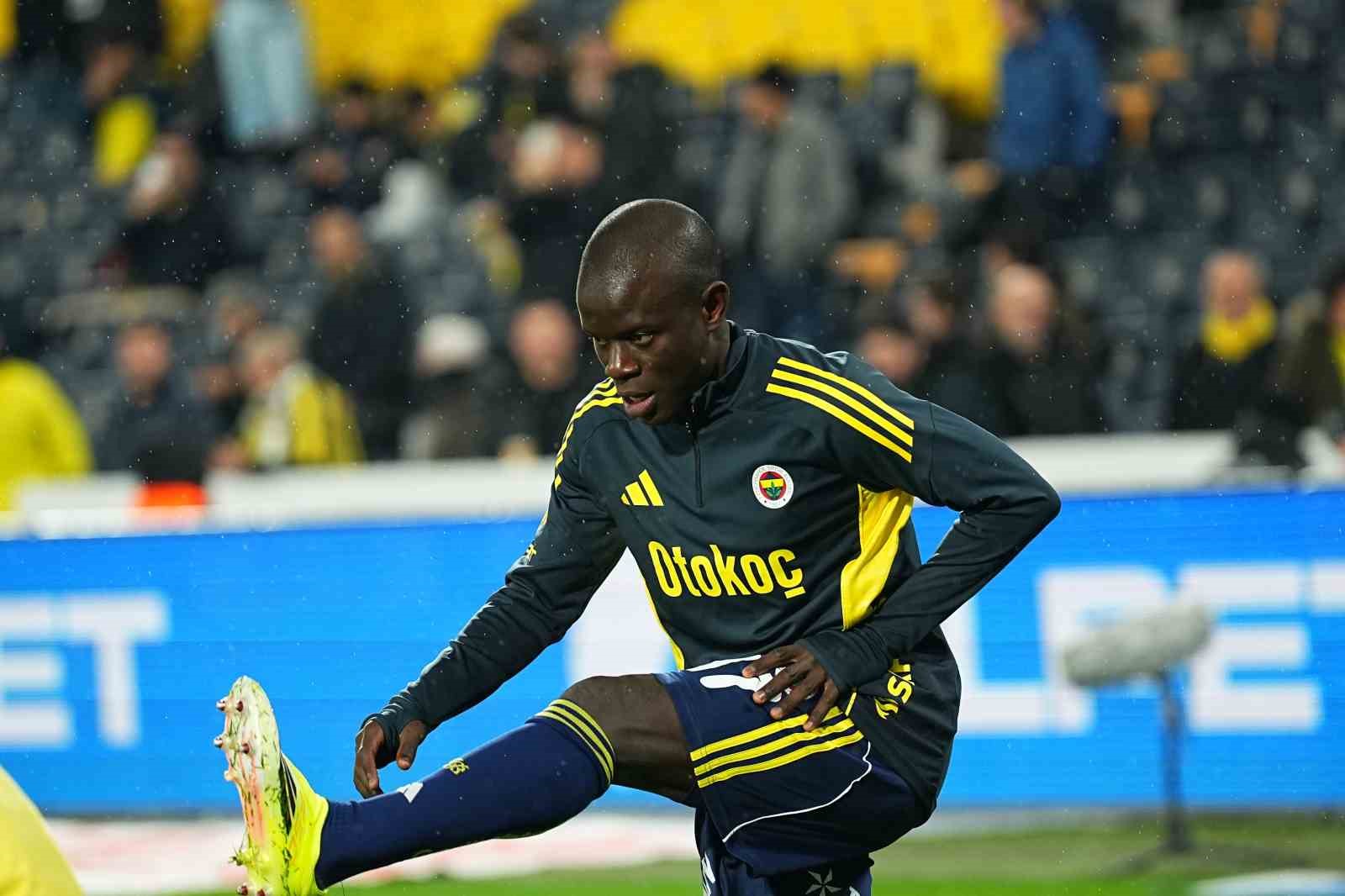 Trendyol Süper Lig: Fenerbahçe: 1 - Gençlerbirliği: 0 (Maç devam ediyor)
