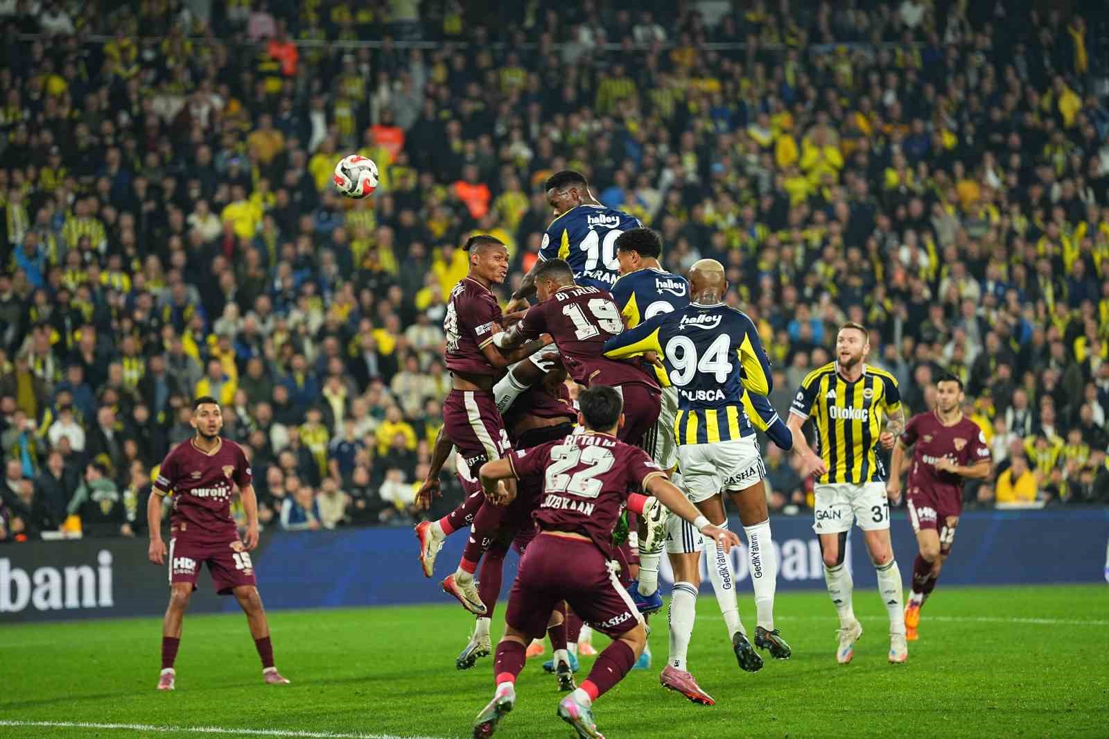Trendyol Süper Lig: Fenerbahçe: 1 - Göztepe: 1 (Maç sonucu)
