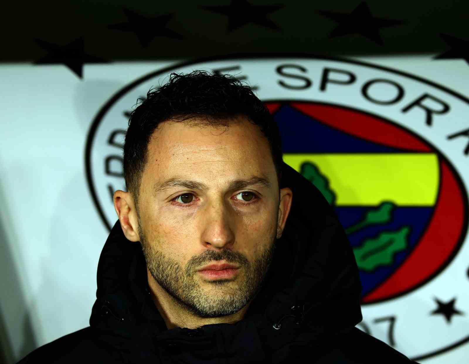 Trendyol Süper Lig: Fenerbahçe: 1 - Samsunspor: 1 (Maç devam ediyor)
