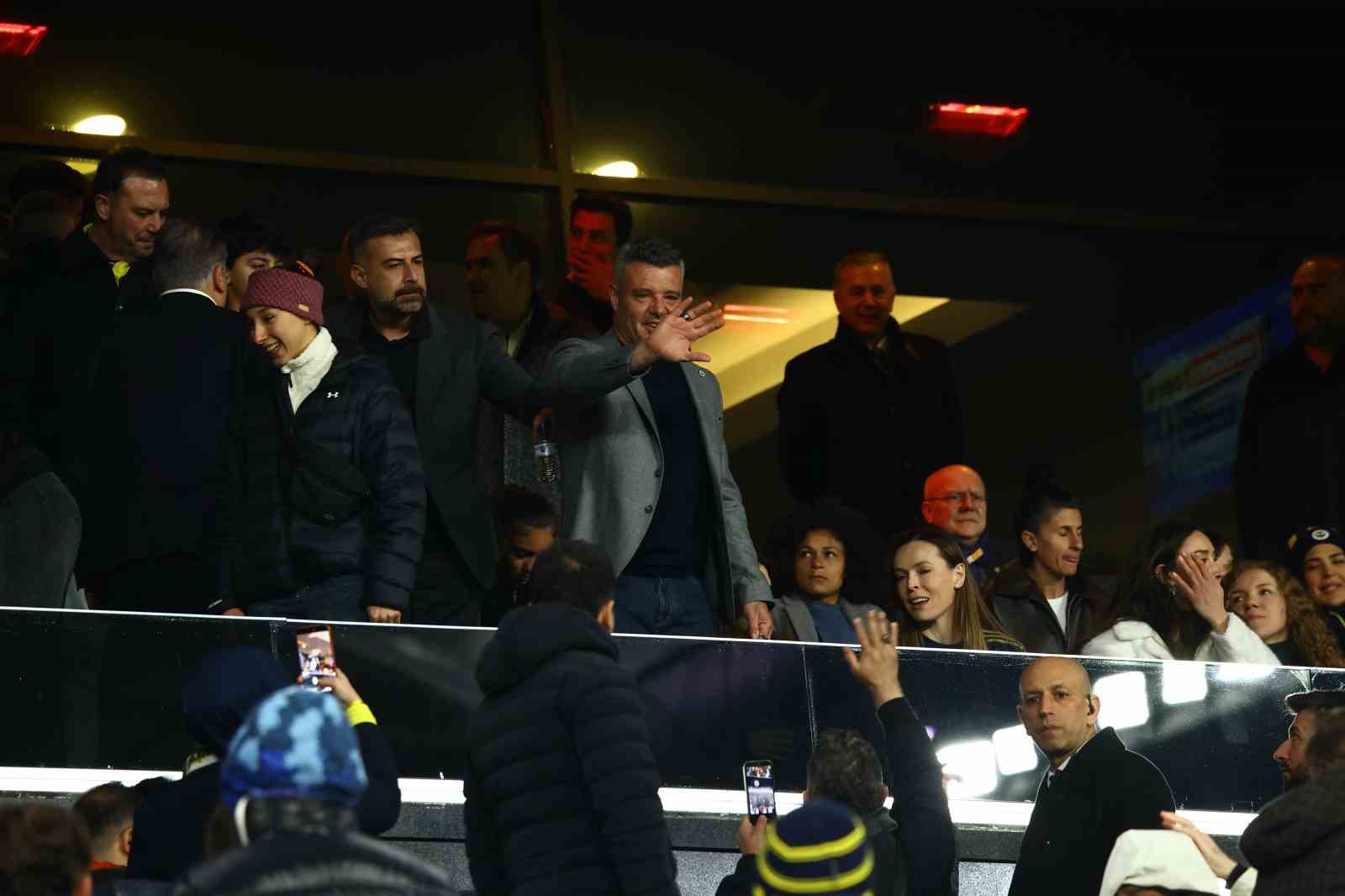 Trendyol Süper Lig: Fenerbahçe: 1 - Samsunspor: 1 (Maç devam ediyor)
