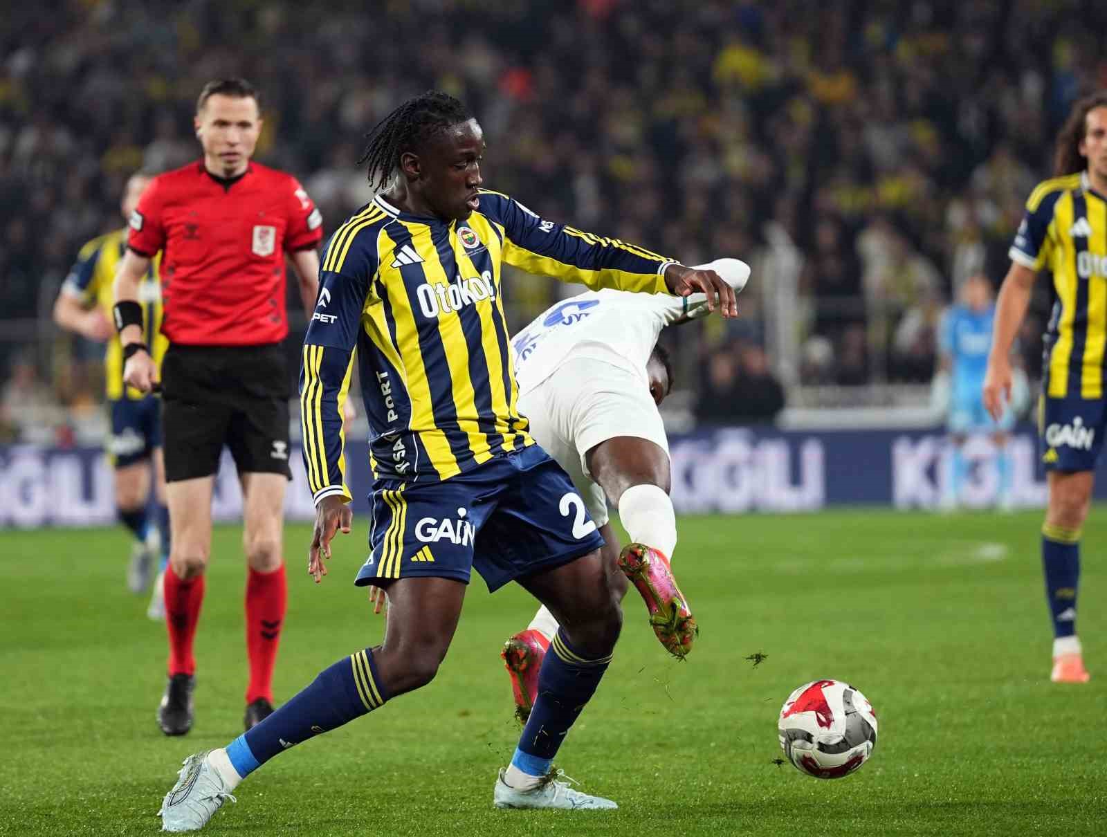 Trendyol Süper Lig: Fenerbahçe: 2 - Çaykur Rizespor: 2 (Maç sonucu)
