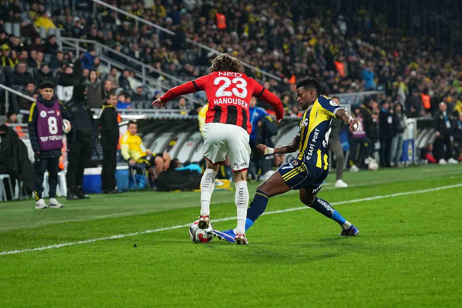 Trendyol Süper Lig: Fenerbahçe: 3 - Gençlerbirliği: 1 (Maç sonucu)
