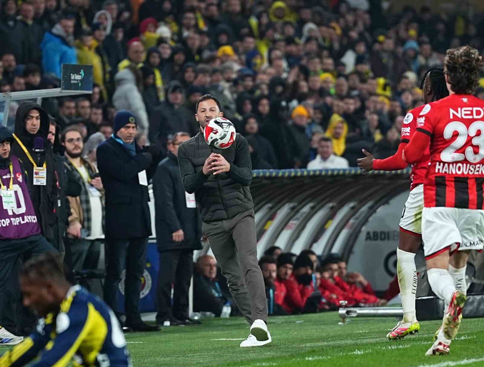 Trendyol Süper Lig: Fenerbahçe: 3 - Gençlerbirliği: 1 (Maç sonucu)
