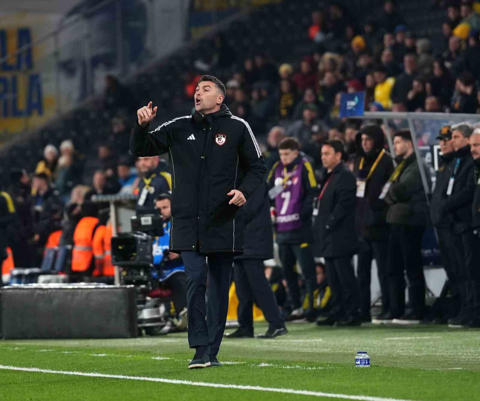 Trendyol Süper Lig: Fenerbahçe: 4 - Gaziantep FK: 1 (Maç sonucu)
