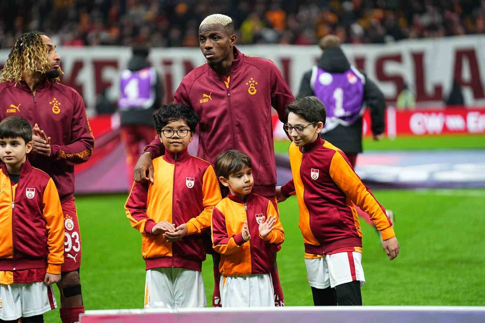 Trendyol Süper Lig: Galatasaray: 0 - Corendon Alanyaspor: 0 (Maç devam ediyor)
