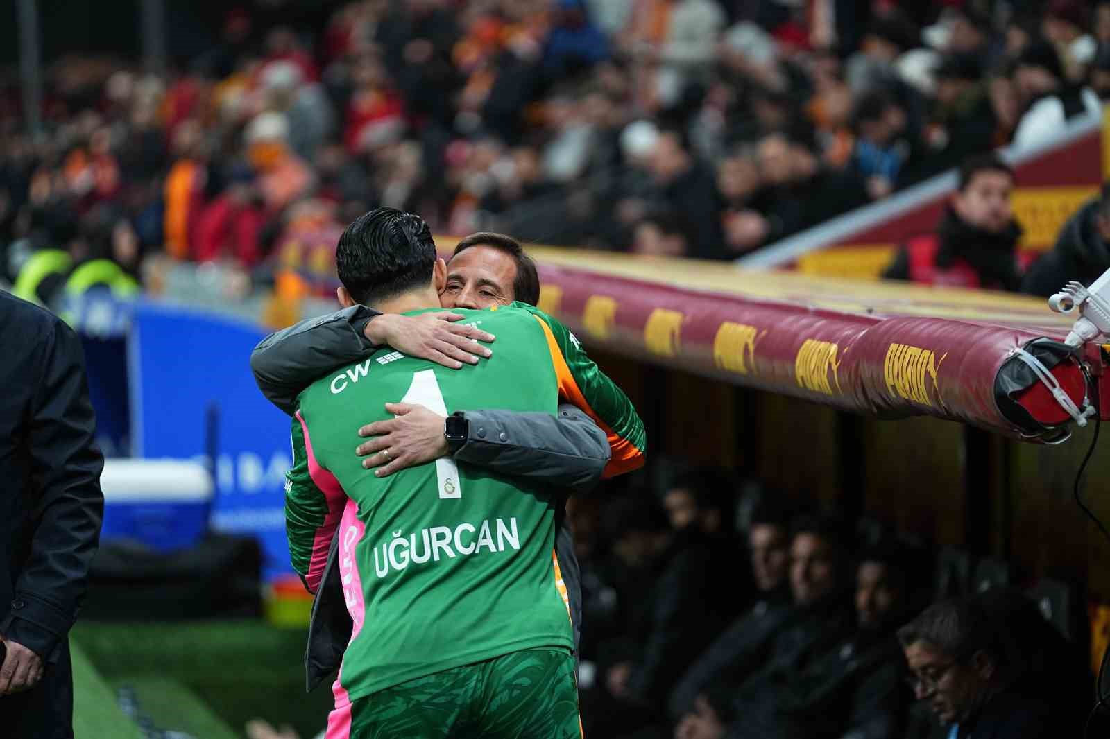 Trendyol Süper Lig: Galatasaray: 0 - Corendon Alanyaspor: 0 (Maç devam ediyor)
