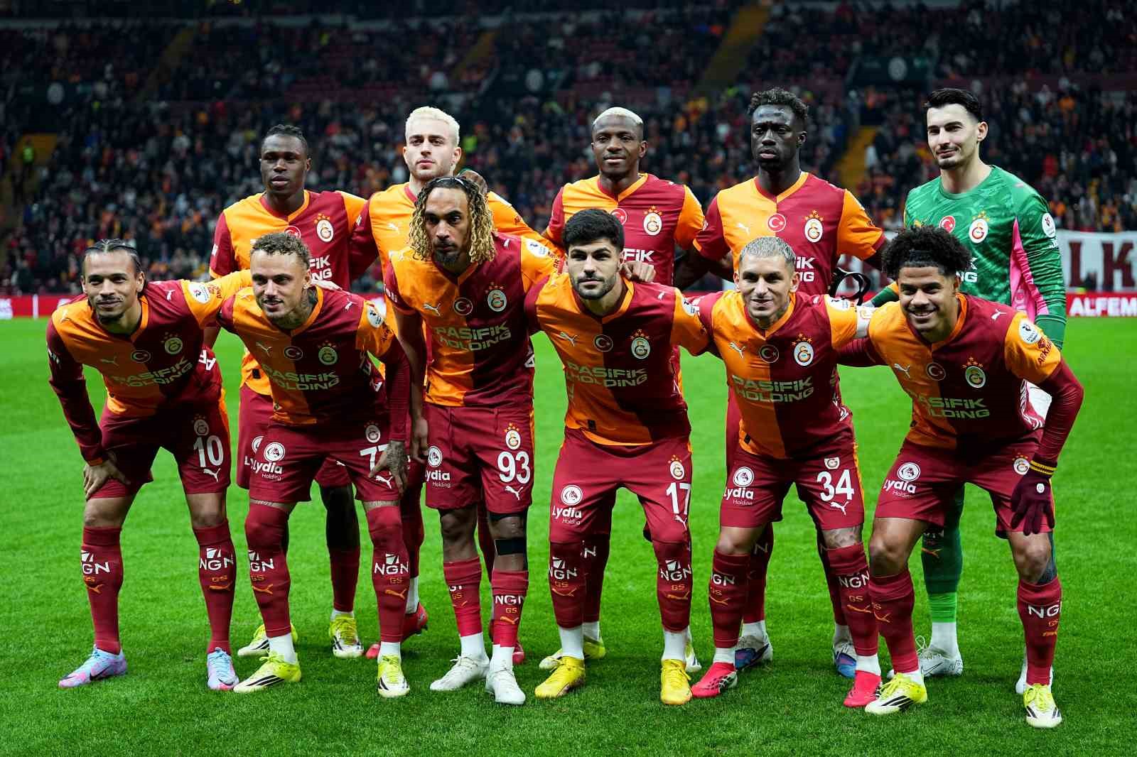 Trendyol Süper Lig: Galatasaray: 0 - Corendon Alanyaspor: 0 (Maç devam ediyor)

