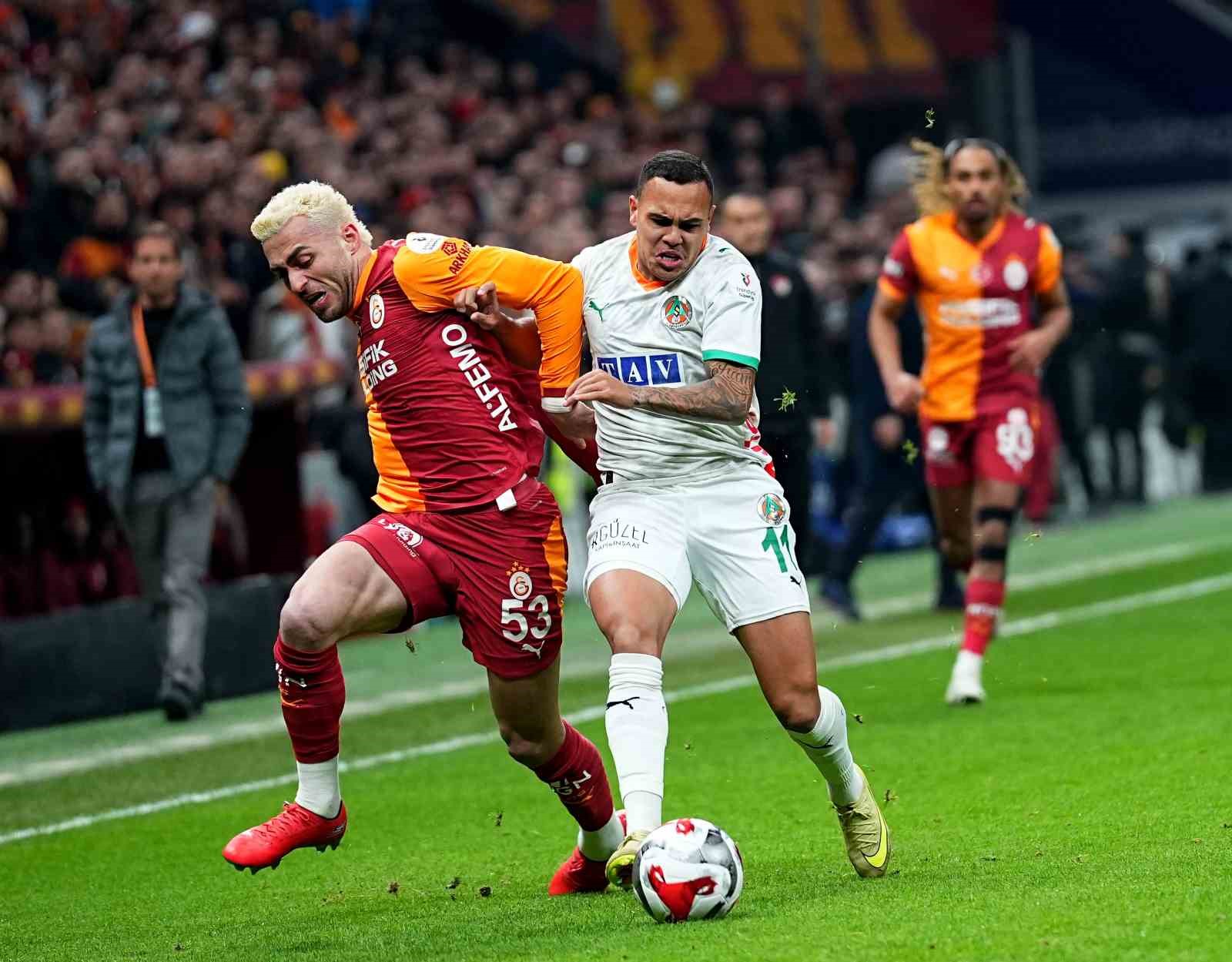 Trendyol Süper Lig: Galatasaray: 0 - Corendon Alanyaspor: 0 (Maç devam ediyor)
