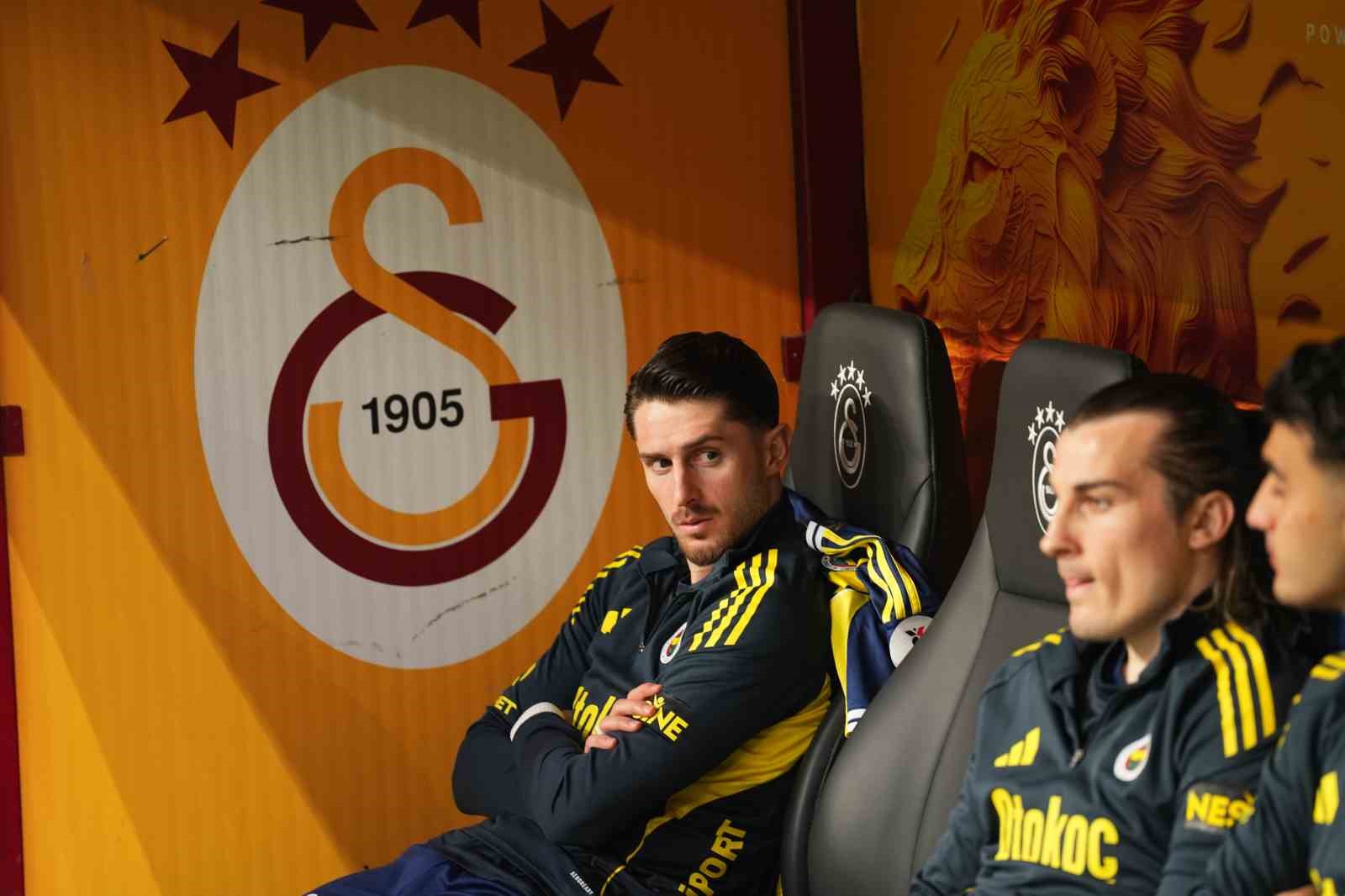 Trendyol Süper Lig: Galatasaray: 0 - Fenerbahçe: 0 (Maç devam ediyor)
