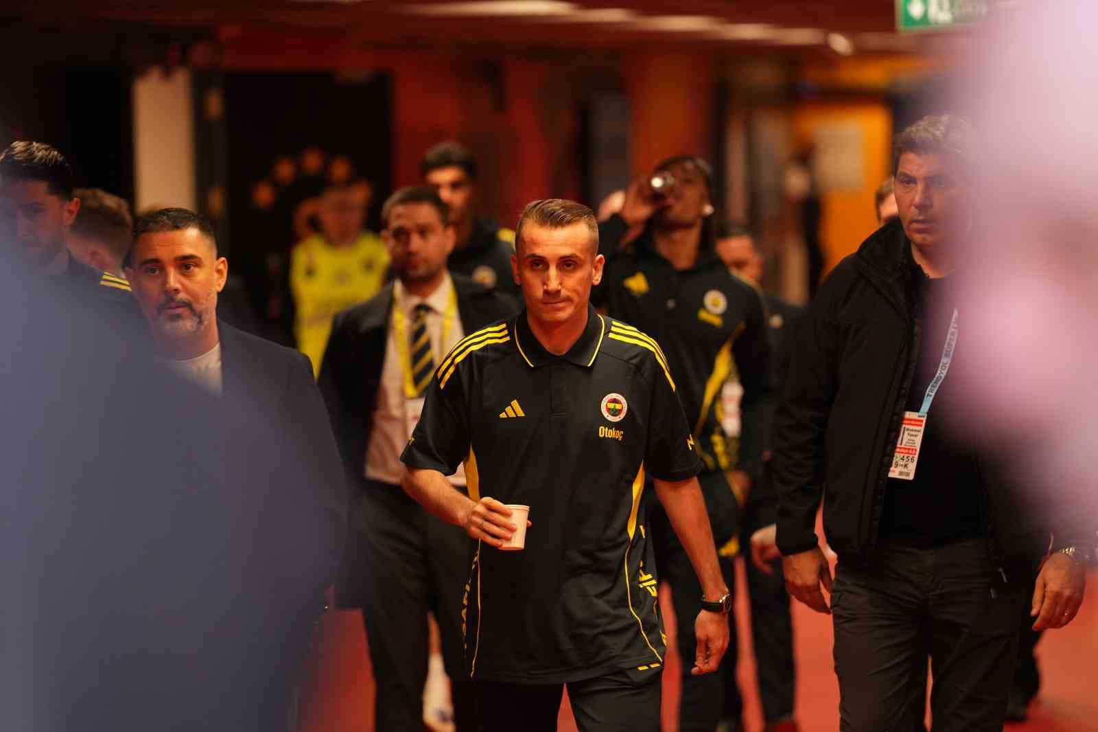 Trendyol Süper Lig: Galatasaray: 0 - Fenerbahçe: 0 (Maç devam ediyor)
