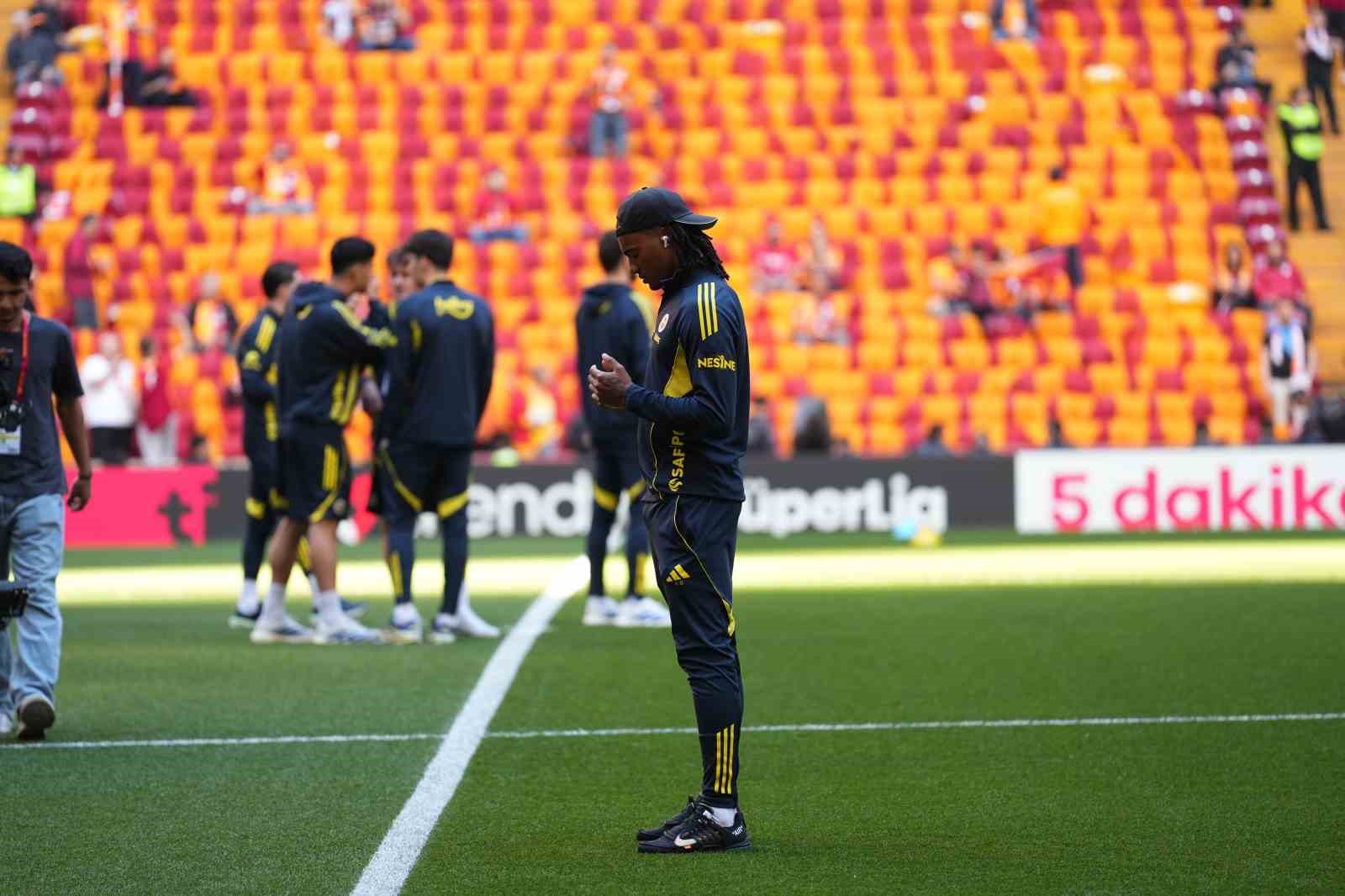 Trendyol Süper Lig: Galatasaray: 0 - Fenerbahçe: 0 (Maç devam ediyor)
