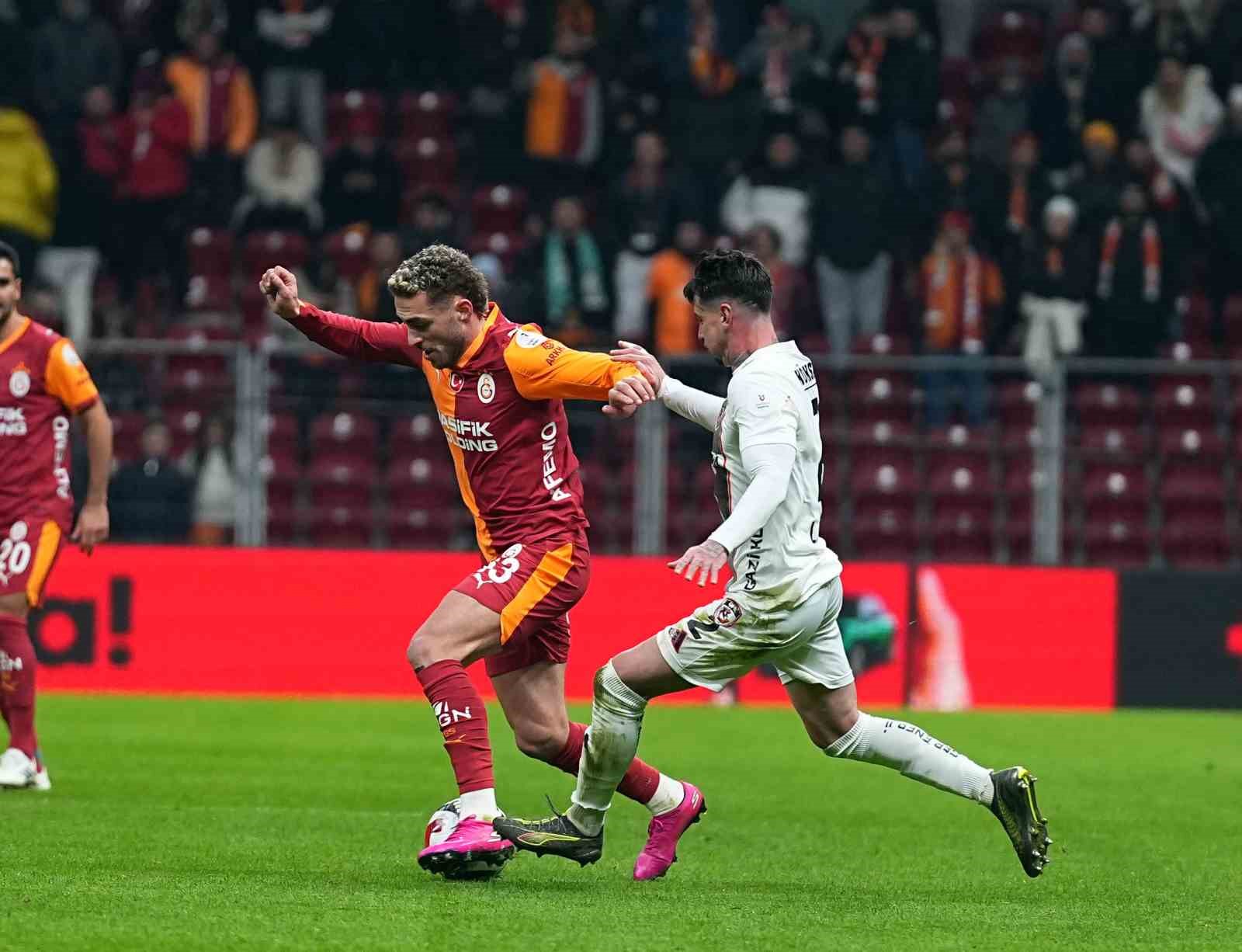 Trendyol Süper Lig: Galatasaray: 0 - Gaziantep FK: 0 (İlk yarı)
