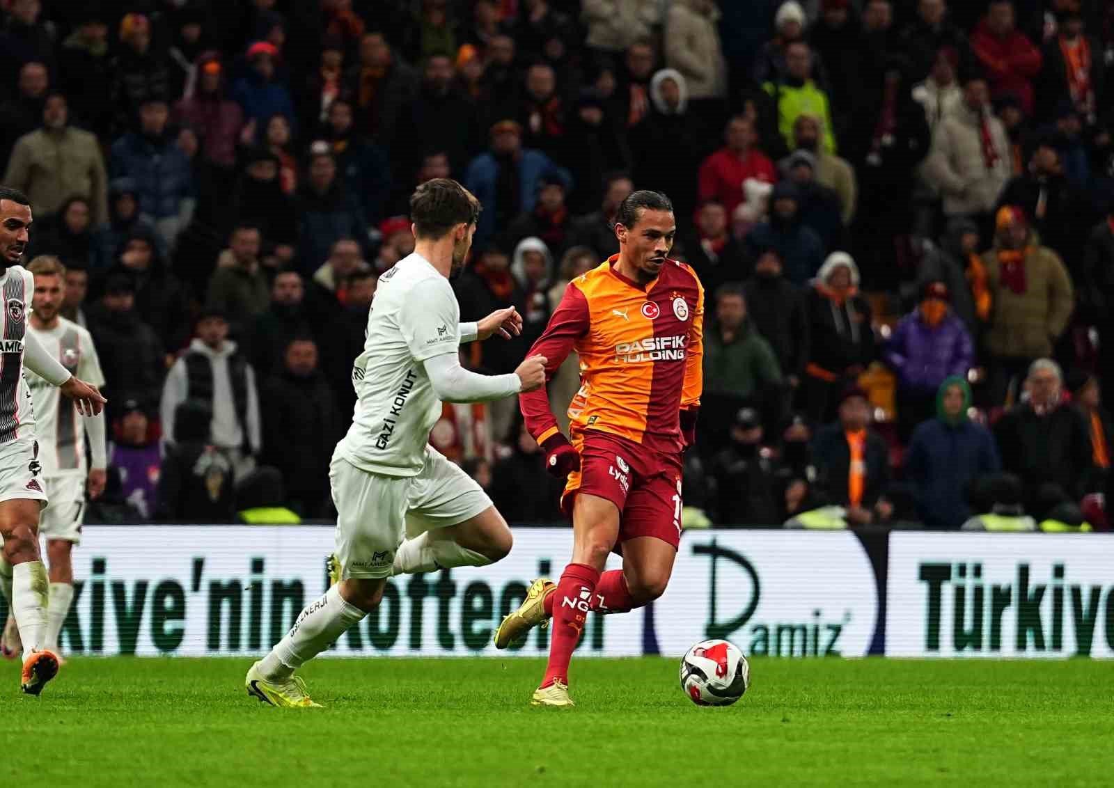 Trendyol Süper Lig: Galatasaray: 0 - Gaziantep FK: 0 (İlk yarı)

