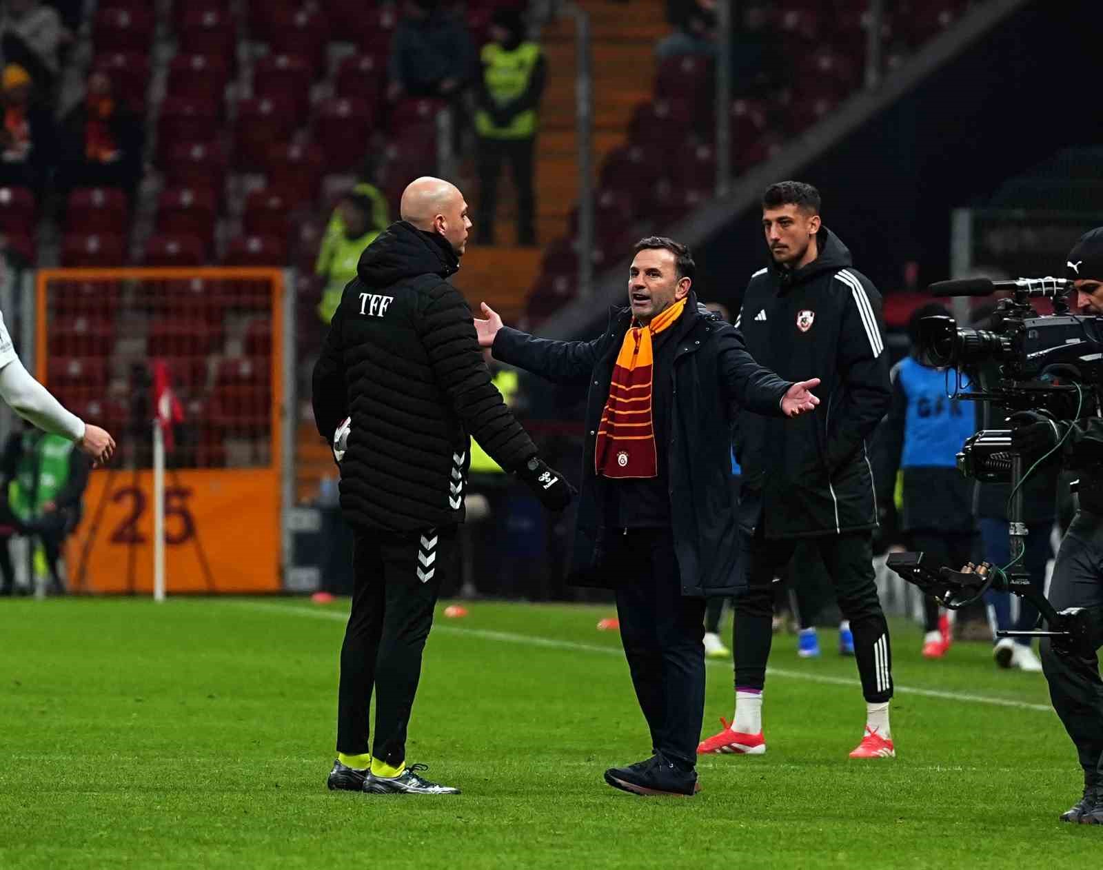 Trendyol Süper Lig: Galatasaray: 0 - Gaziantep FK: 0 (İlk yarı)
