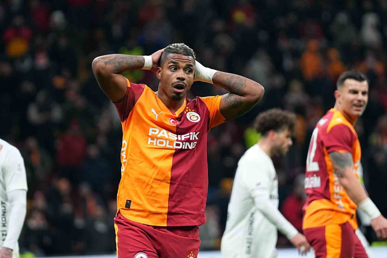 Trendyol Süper Lig: Galatasaray: 0 - Gaziantep FK: 0 (İlk yarı)

