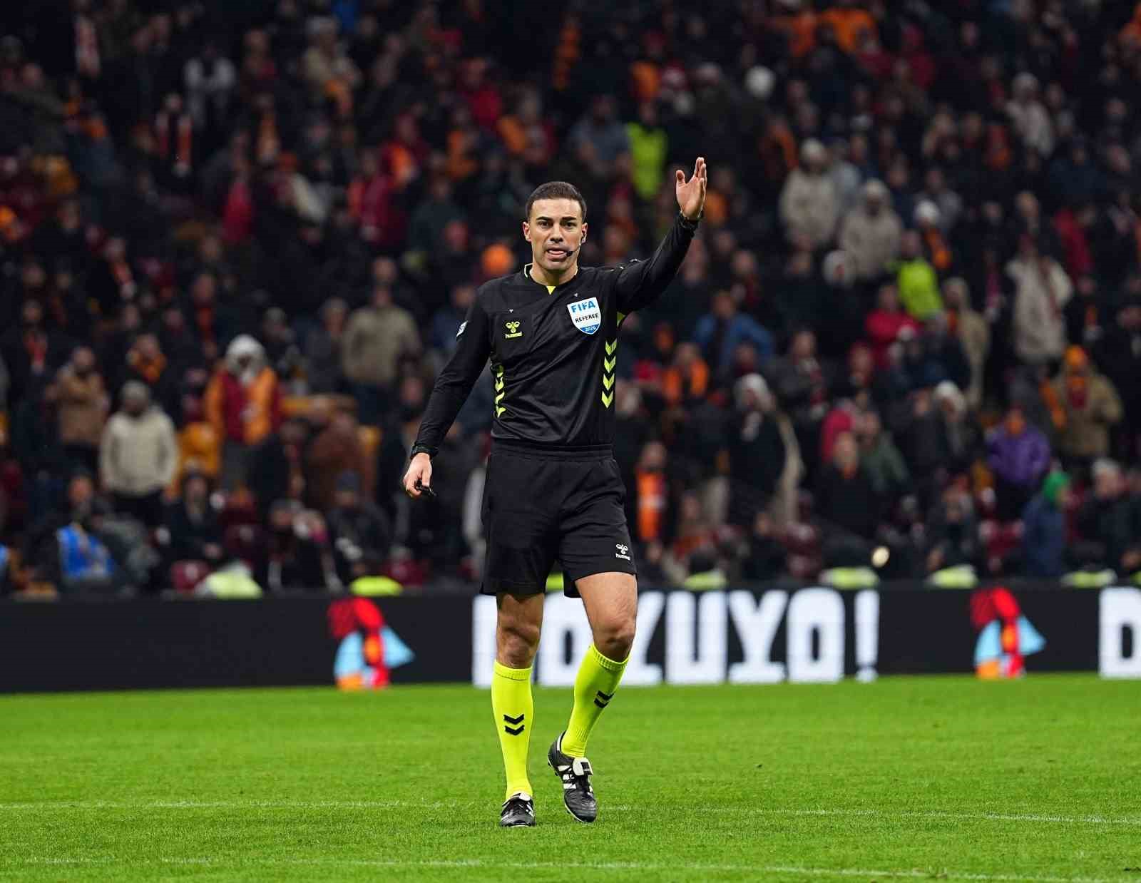 Trendyol Süper Lig: Galatasaray: 0 - Gaziantep FK: 0 (İlk yarı)
