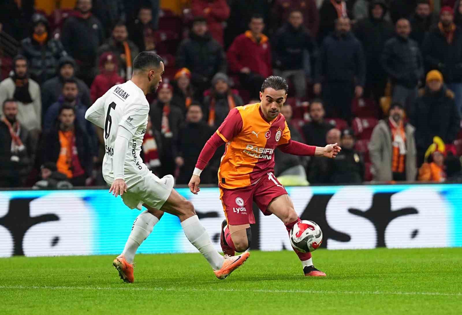 Trendyol Süper Lig: Galatasaray: 0 - Gaziantep FK: 0 (Maç devam ediyor)
