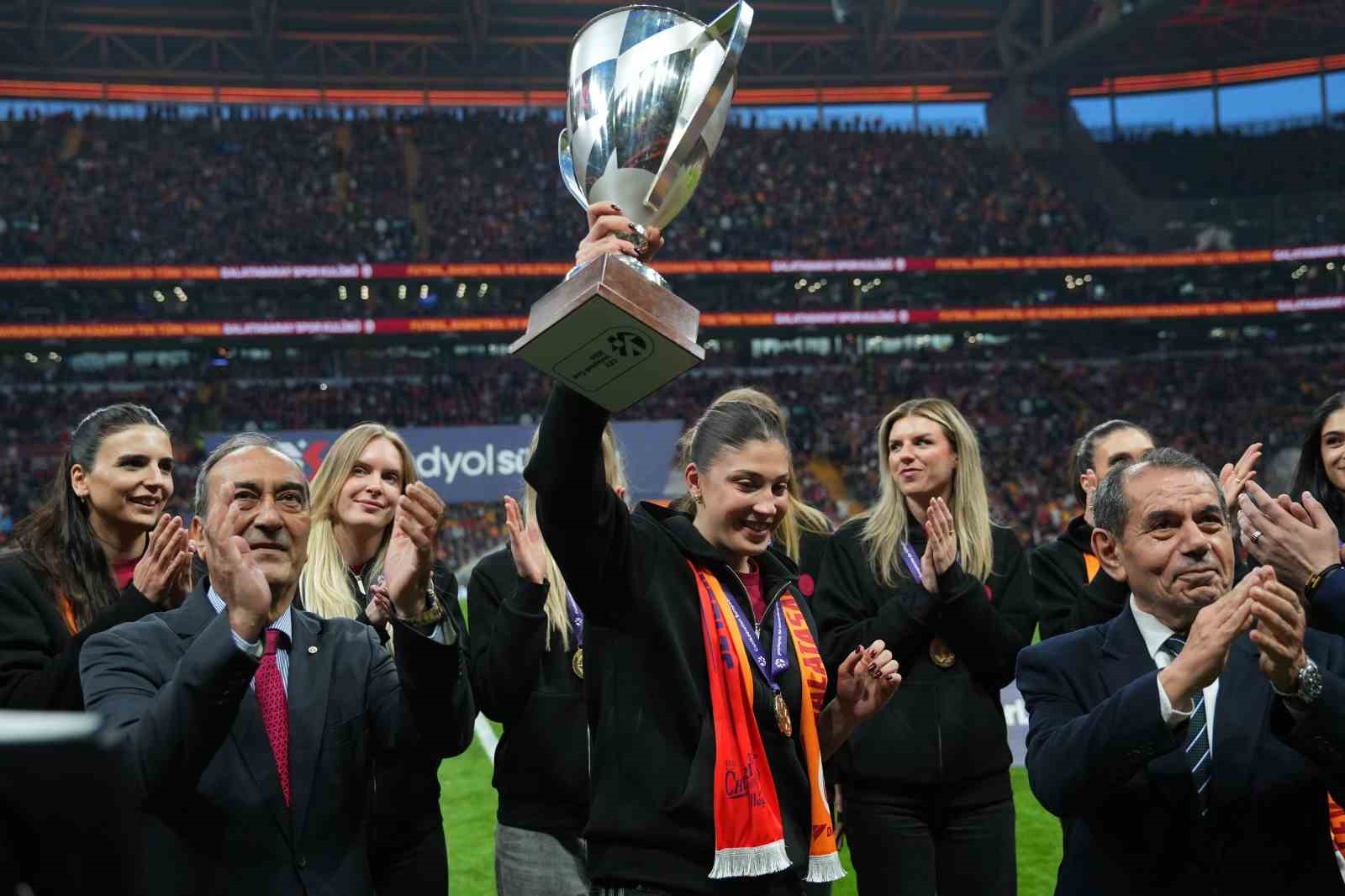 Trendyol Süper Lig: Galatasaray: 0 - Kocaelispor: 0 (Maç devam ediyor)
