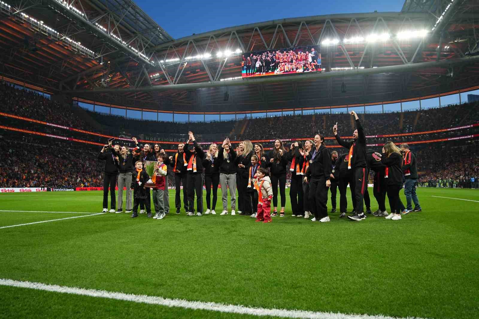 Trendyol Süper Lig: Galatasaray: 0 - Kocaelispor: 0 (Maç devam ediyor)
