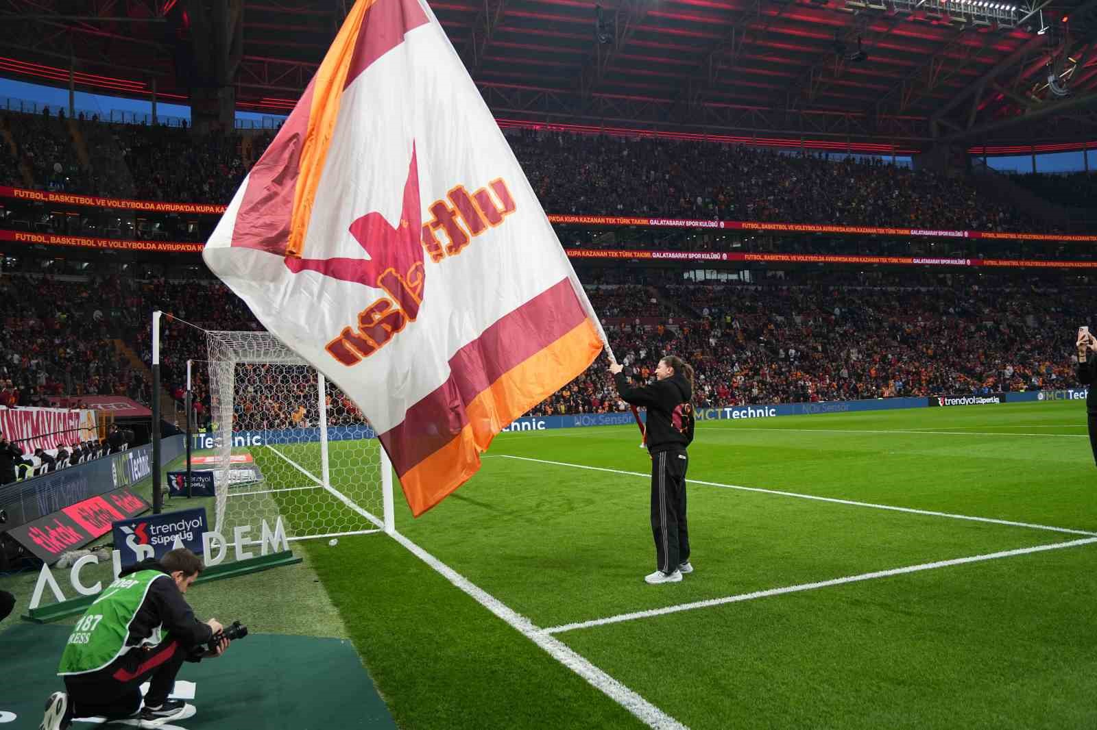 Trendyol Süper Lig: Galatasaray: 0 - Kocaelispor: 0 (Maç devam ediyor)
