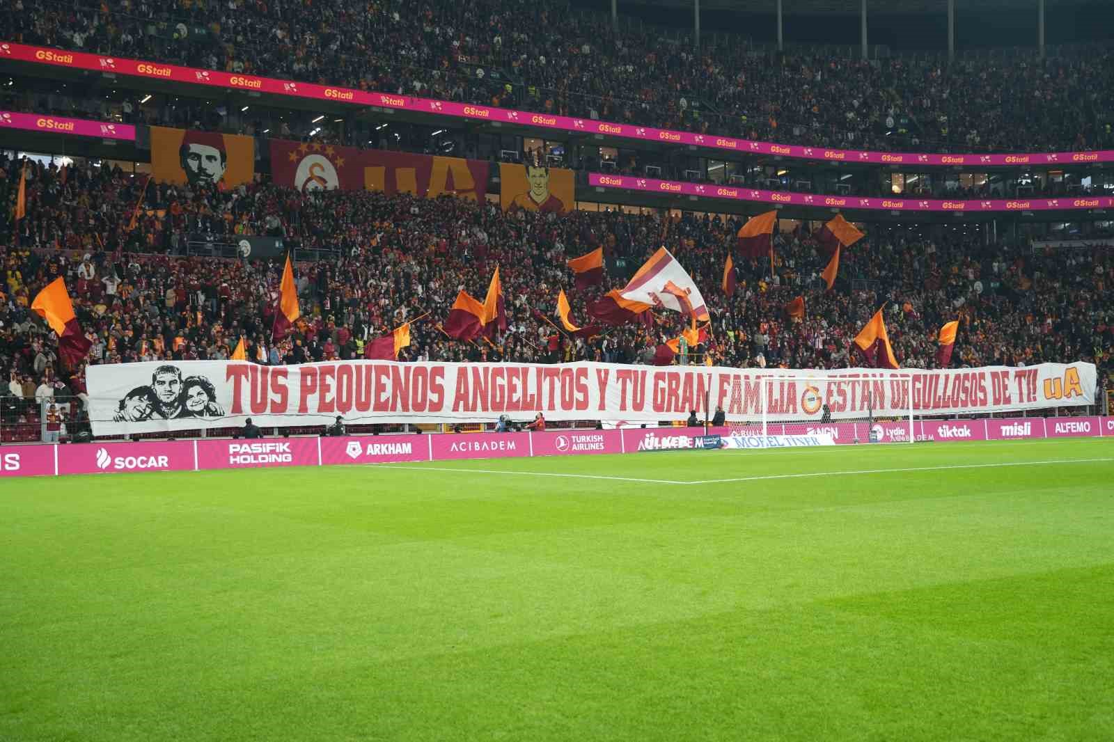 Trendyol Süper Lig: Galatasaray: 0 - RAMS Başakşehir: 0 (Maç devam ediyor)
