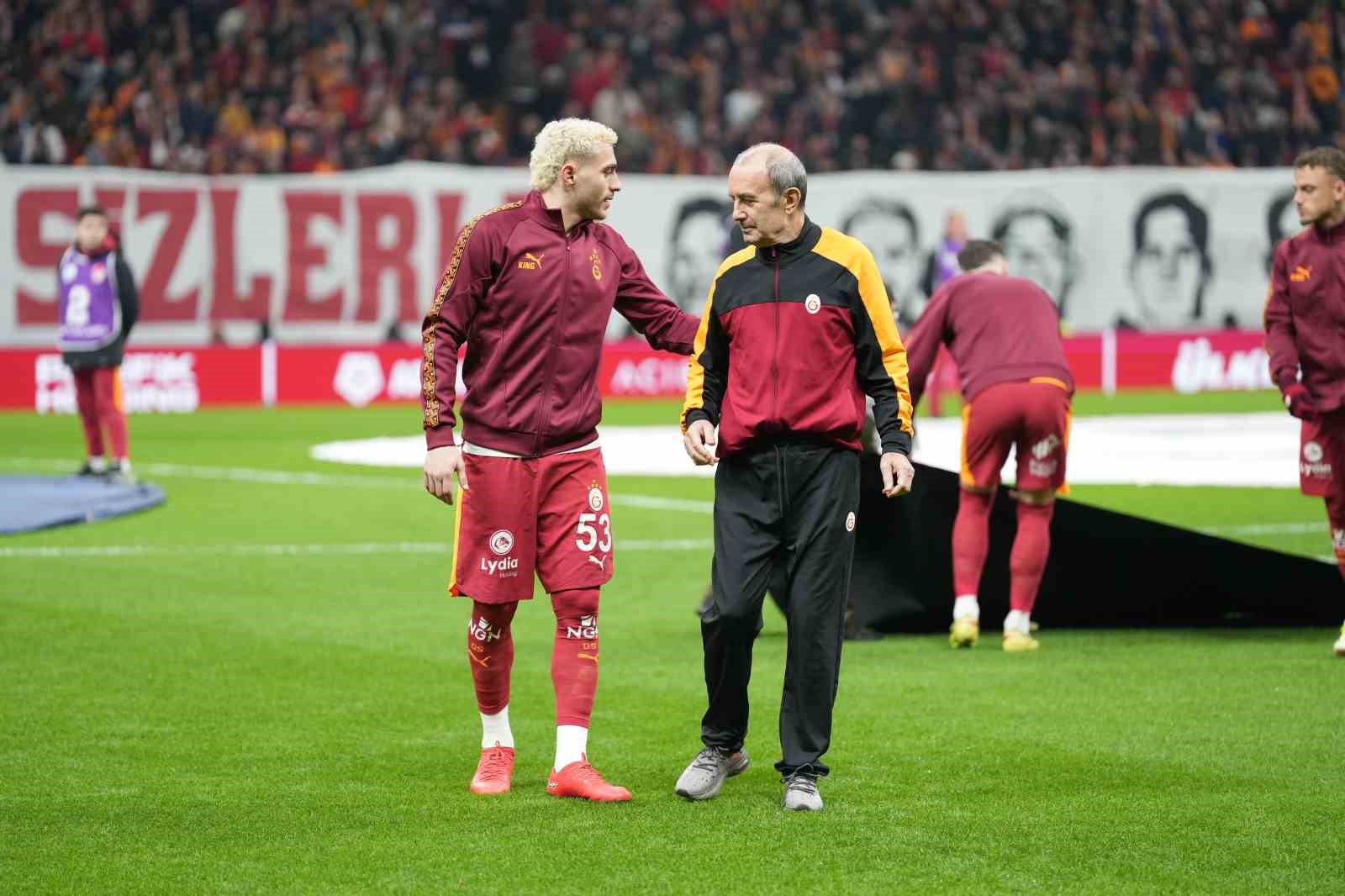 Trendyol Süper Lig: Galatasaray: 0 - RAMS Başakşehir: 0 (Maç devam ediyor)
