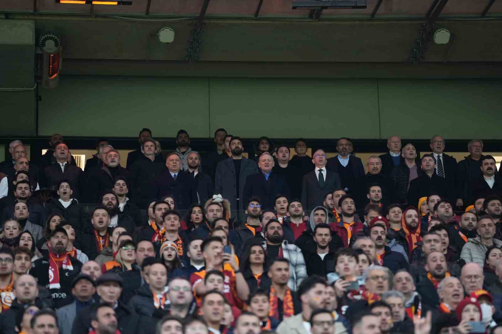 Trendyol Süper Lig: Galatasaray: 0 - RAMS Başakşehir: 0 (Maç devam ediyor)
