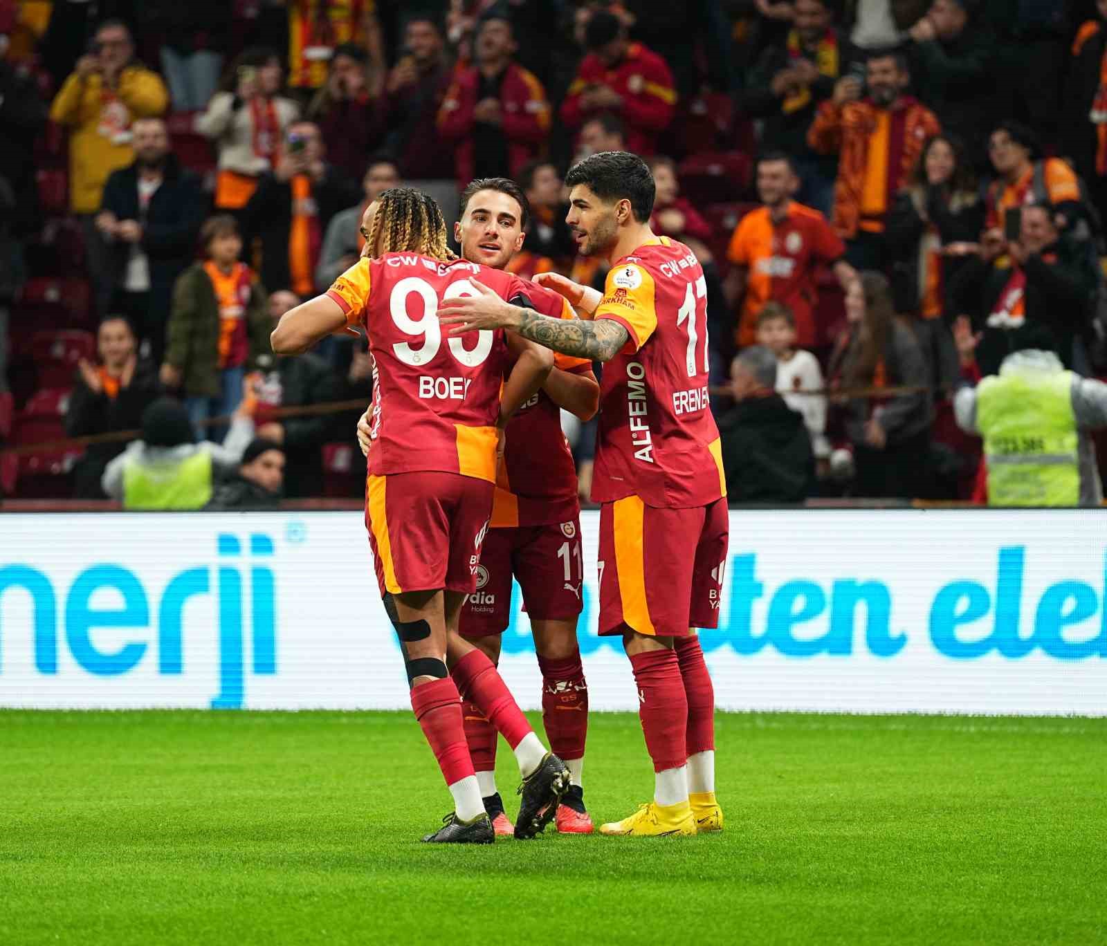 Trendyol Süper Lig: Galatasaray: 1 - Eyüpspor: 0 (Maç devam ediyor)

