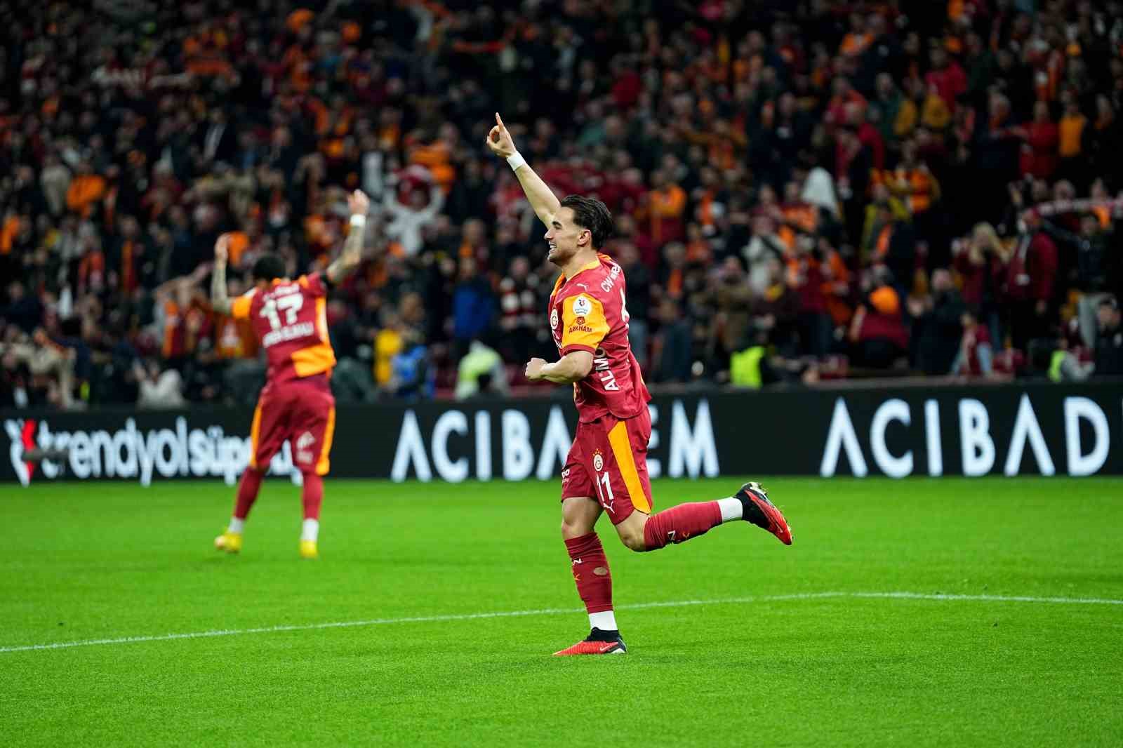 Trendyol Süper Lig: Galatasaray: 1 - Eyüpspor: 0 (Maç devam ediyor)
